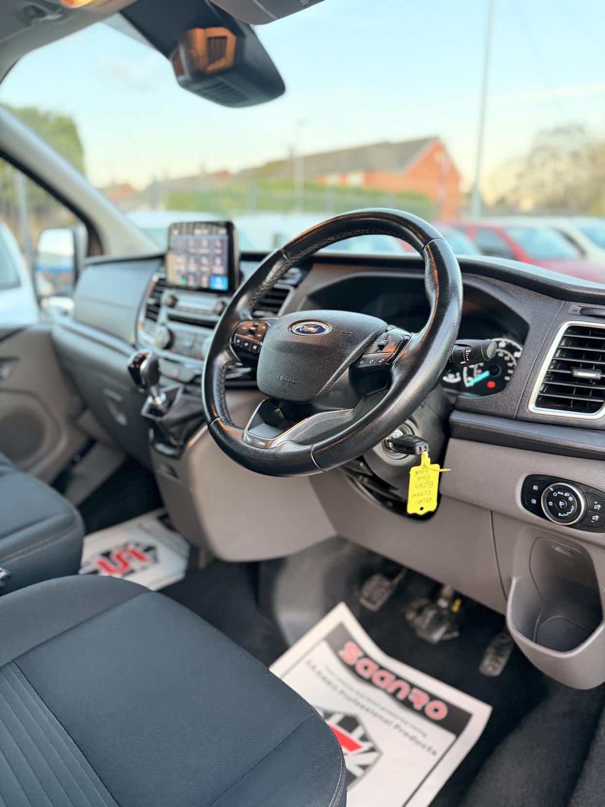 Ford Transit Custom 2.0 320 EcoBlue Limited Crew Van Double Cab 5dr Diesel Manual L1 H1 Euro 6 (s/s) (6 Seat) (130 ps)