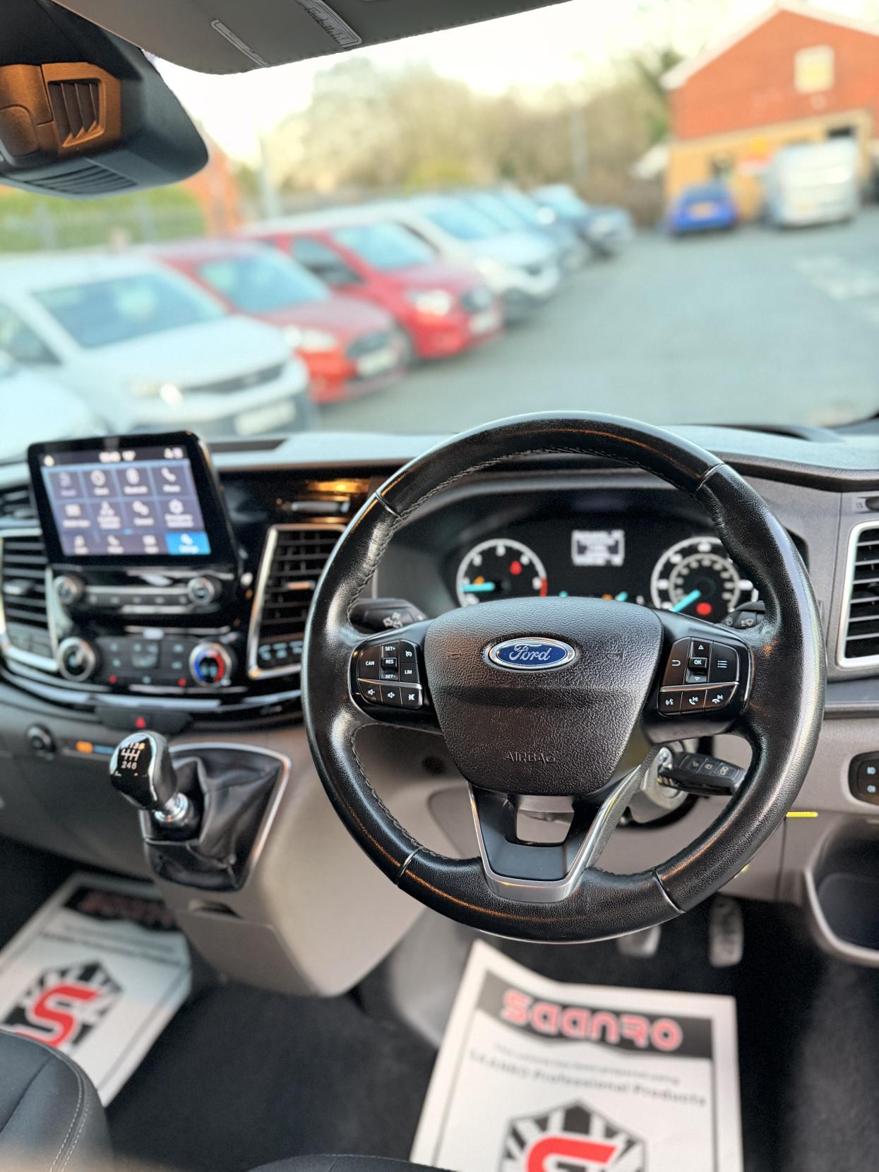 Ford Transit Custom 2.0 320 EcoBlue Limited Crew Van Double Cab 5dr Diesel Manual L1 H1 Euro 6 (s/s) (6 Seat) (130 ps)