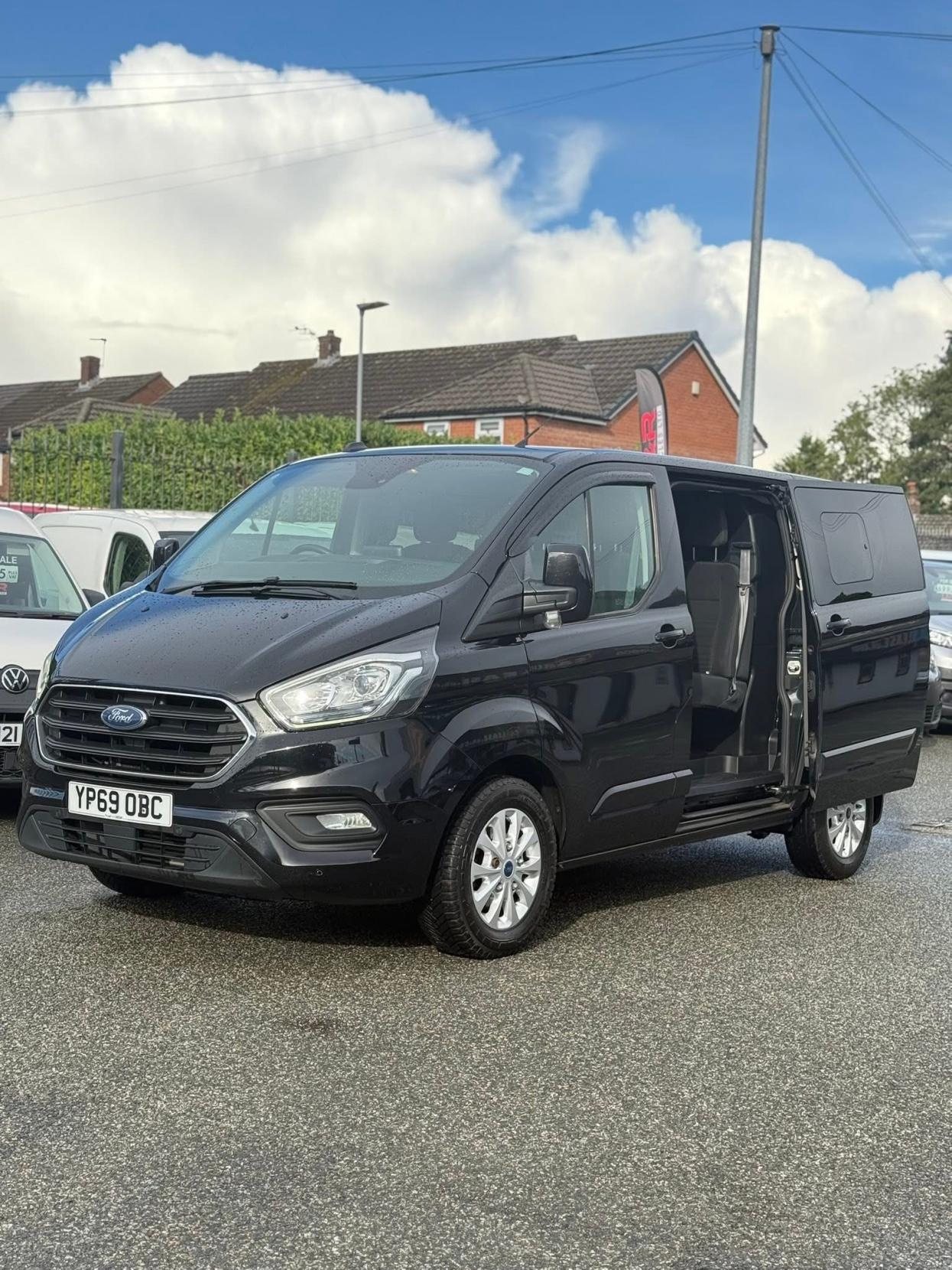 Ford Transit Custom 2.0 320 EcoBlue Limited Crew Van Double Cab 5dr Diesel Manual L1 H1 Euro 6 (s/s) (6 Seat) (130 ps)