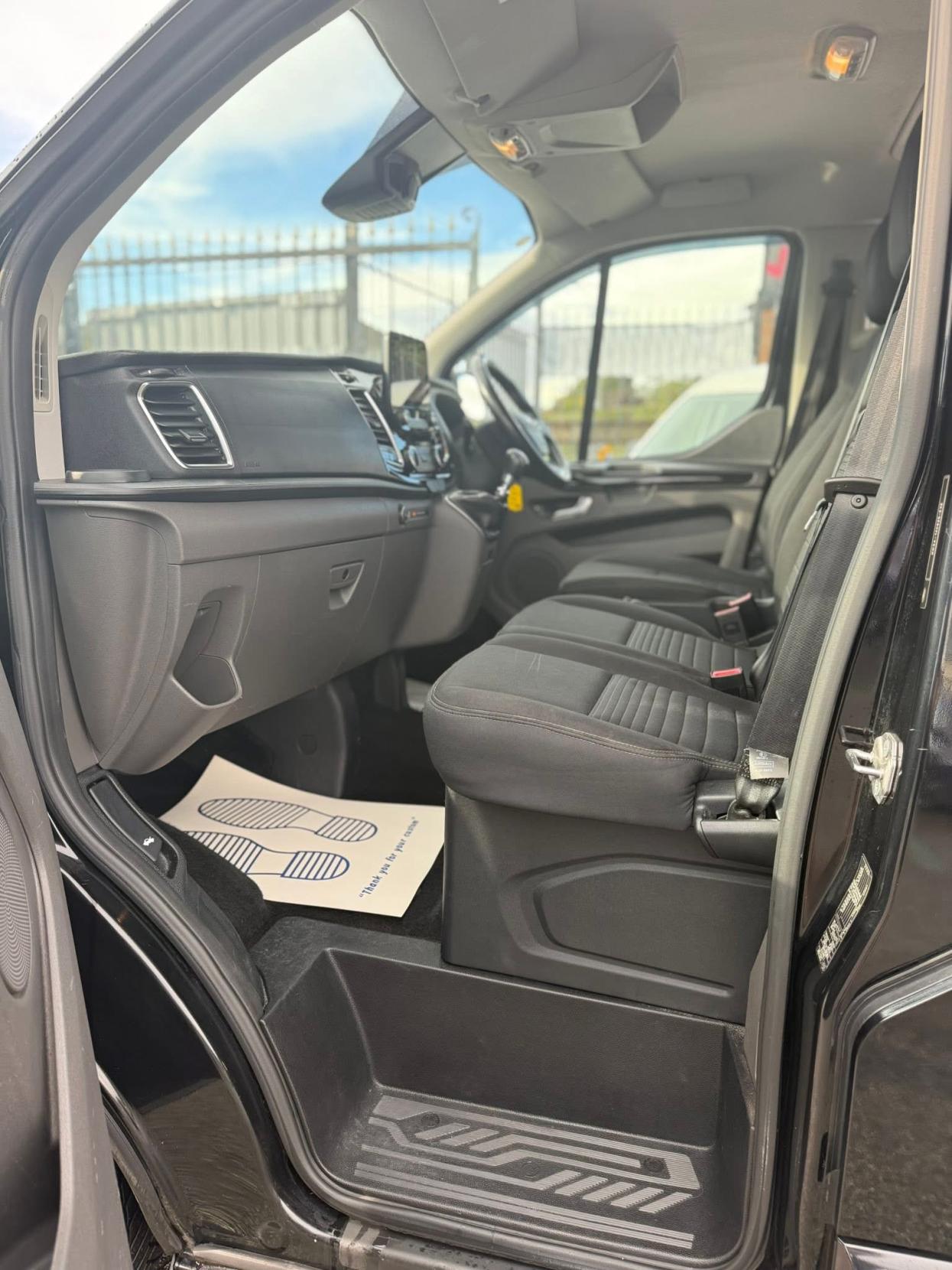 Ford Transit Custom 2.0 320 EcoBlue Limited Crew Van Double Cab 5dr Diesel Manual L1 H1 Euro 6 (s/s) (6 Seat) (130 ps)
