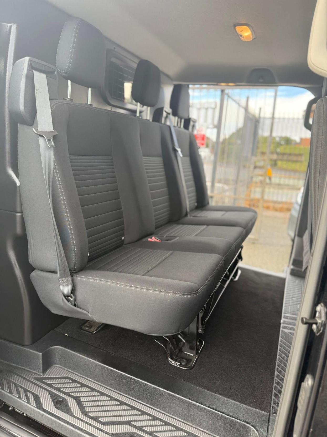 Ford Transit Custom 2.0 320 EcoBlue Limited Crew Van Double Cab 5dr Diesel Manual L1 H1 Euro 6 (s/s) (6 Seat) (130 ps)