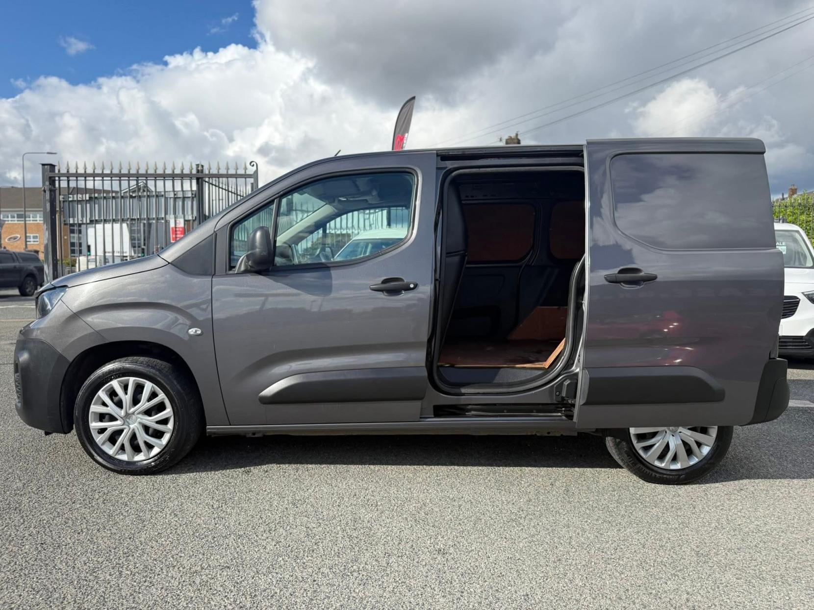 Peugeot Partner 1.5 BlueHDi 1000 Professional Standard Panel Van 5dr Diesel Manual SWB Euro 6 (s/s) (100 bhp)