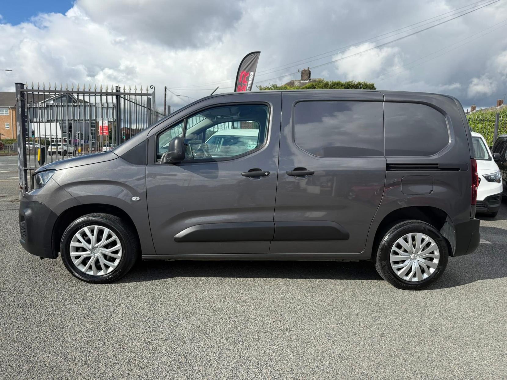 Peugeot Partner 1.5 BlueHDi 1000 Professional Standard Panel Van 5dr Diesel Manual SWB Euro 6 (s/s) (100 bhp)