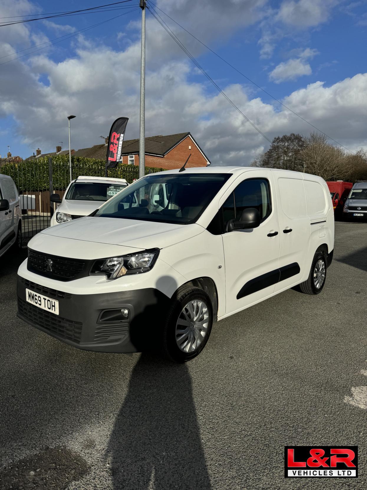 Peugeot Partner 1.5 BlueHDi 950 Professional Long Panel Van 6dr Diesel Manual LWB Euro 6 (100 bhp)