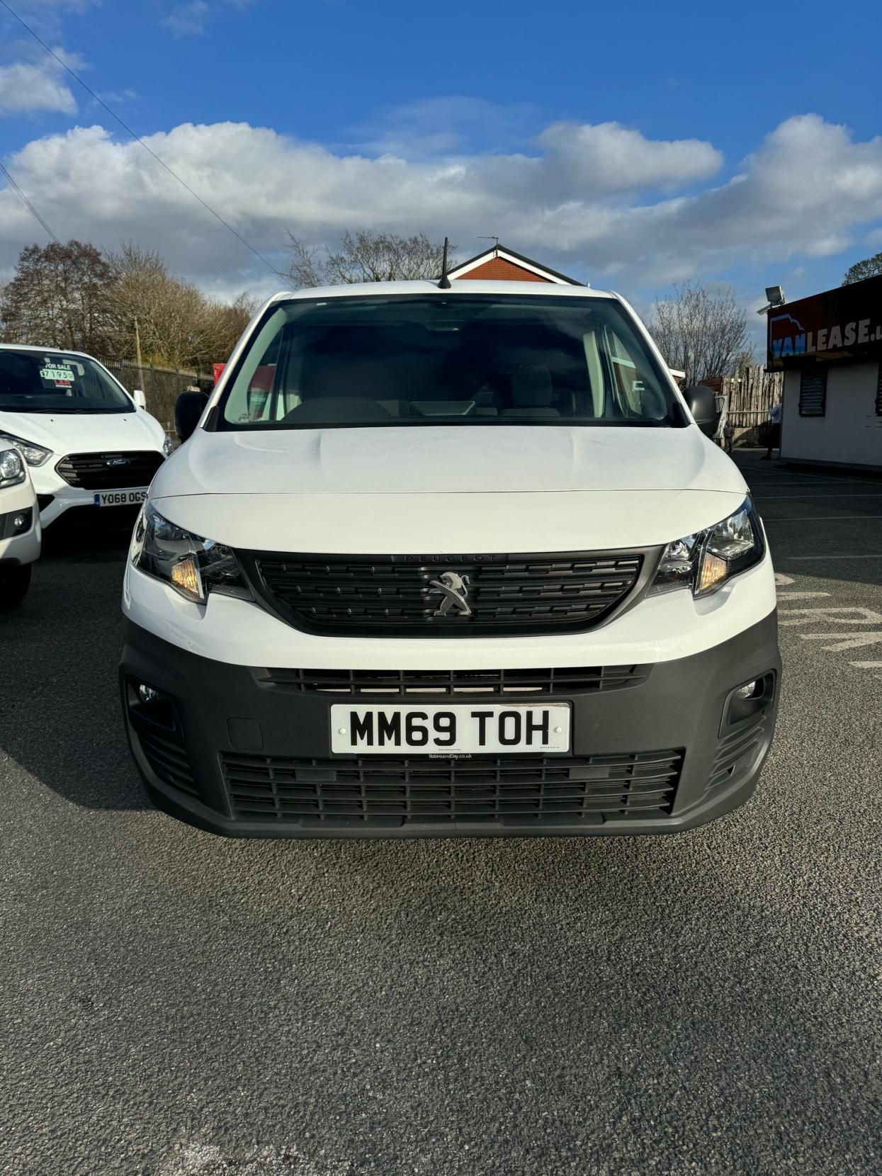 Peugeot Partner 1.5 BlueHDi 950 Professional Long Panel Van 6dr Diesel Manual LWB Euro 6 (100 bhp)