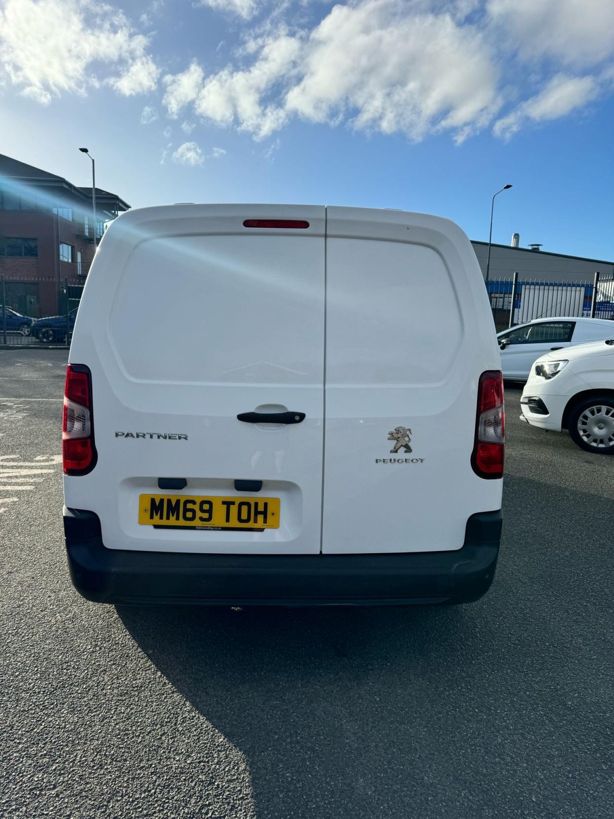 Peugeot Partner 1.5 BlueHDi 950 Professional Long Panel Van 6dr Diesel Manual LWB Euro 6 (100 bhp)