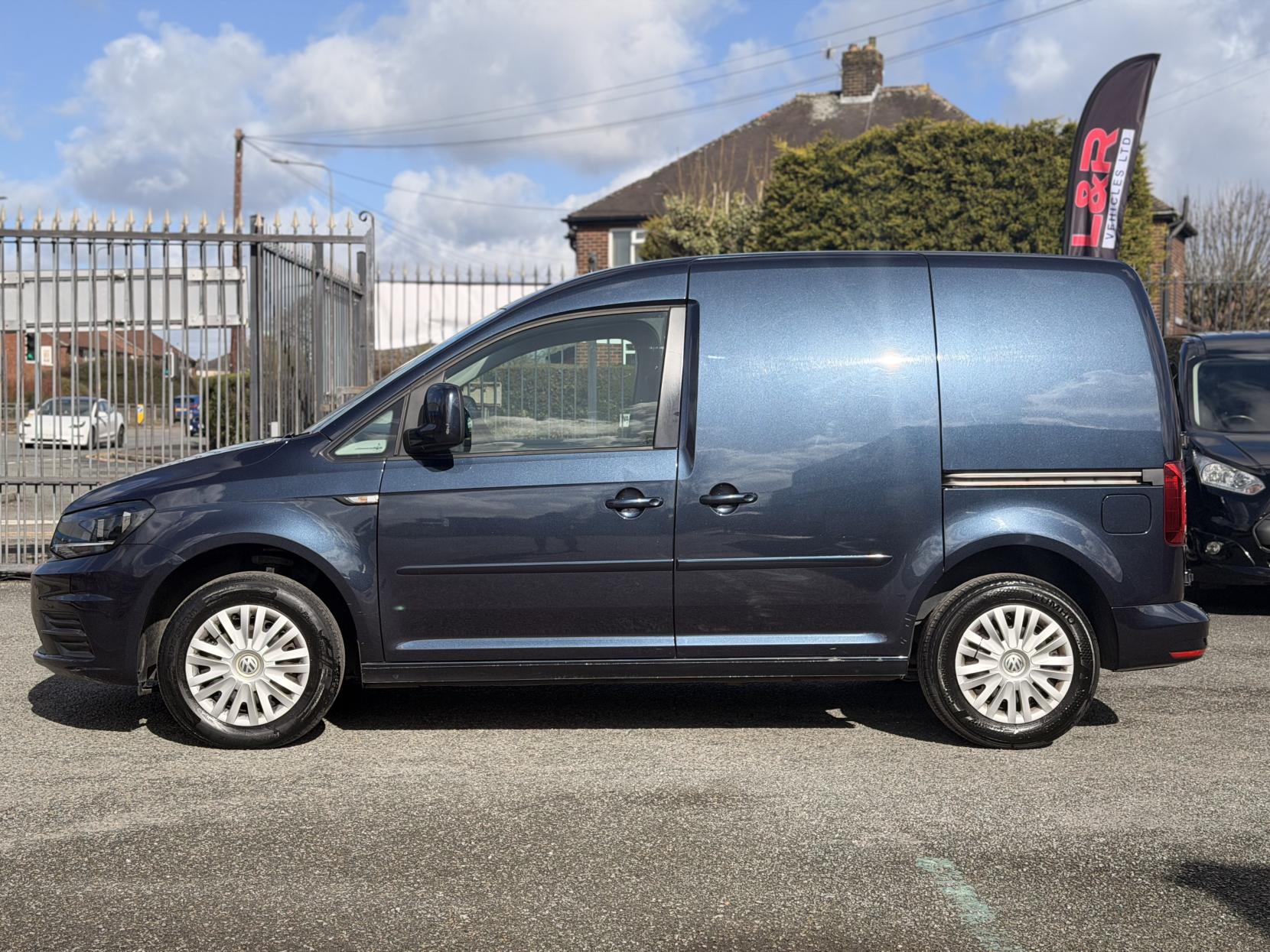 Volkswagen Caddy 2.0 TDI C20 BlueMotion Tech Trendline Panel Van 5dr Diesel Manual SWB Euro 6 (s/s) (102 ps)