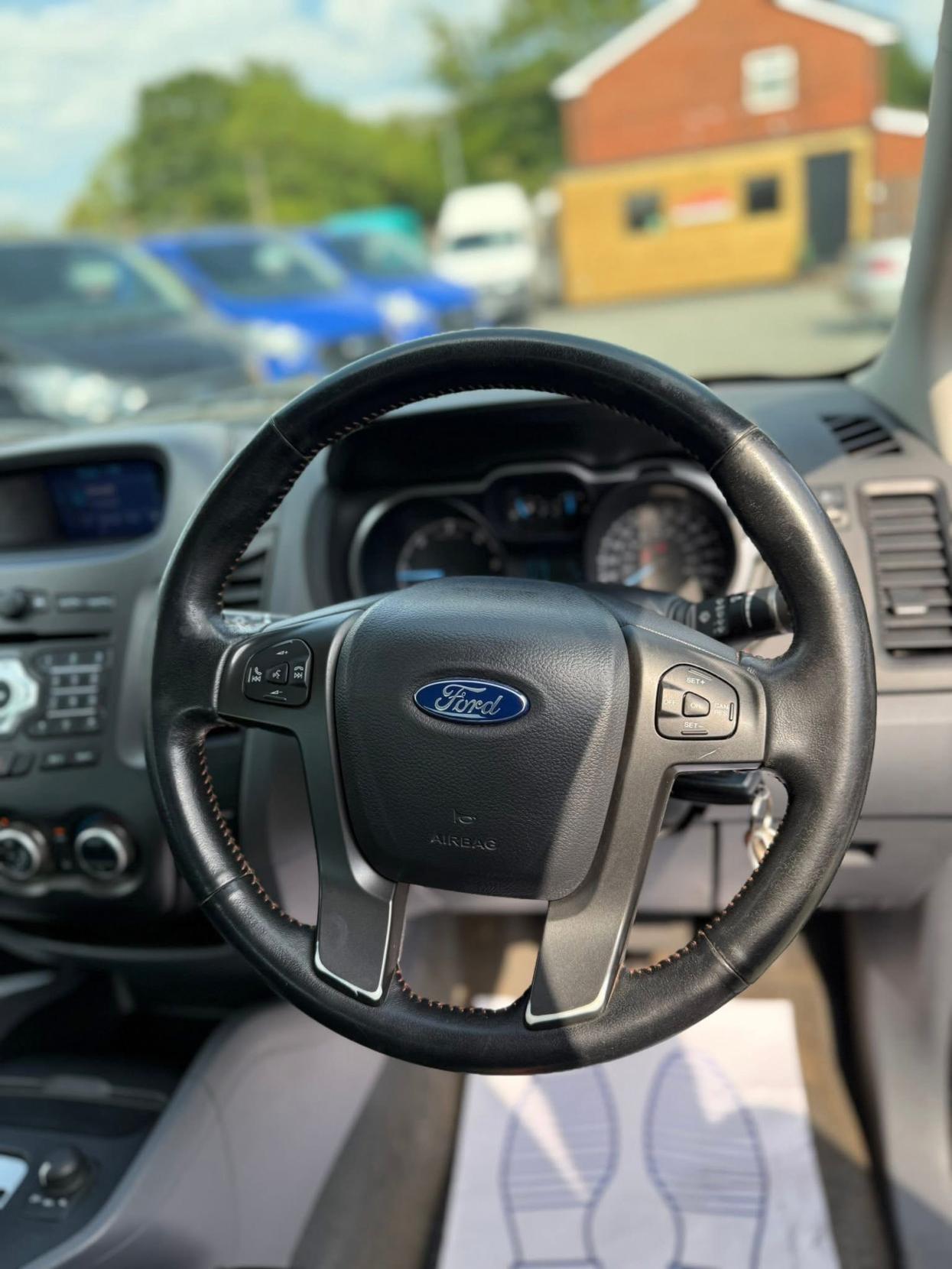 Ford Ranger 3.2 TDCi Wildtrak Pickup Double Cab 4dr Diesel Auto 4WD Euro 5 (200 ps)
