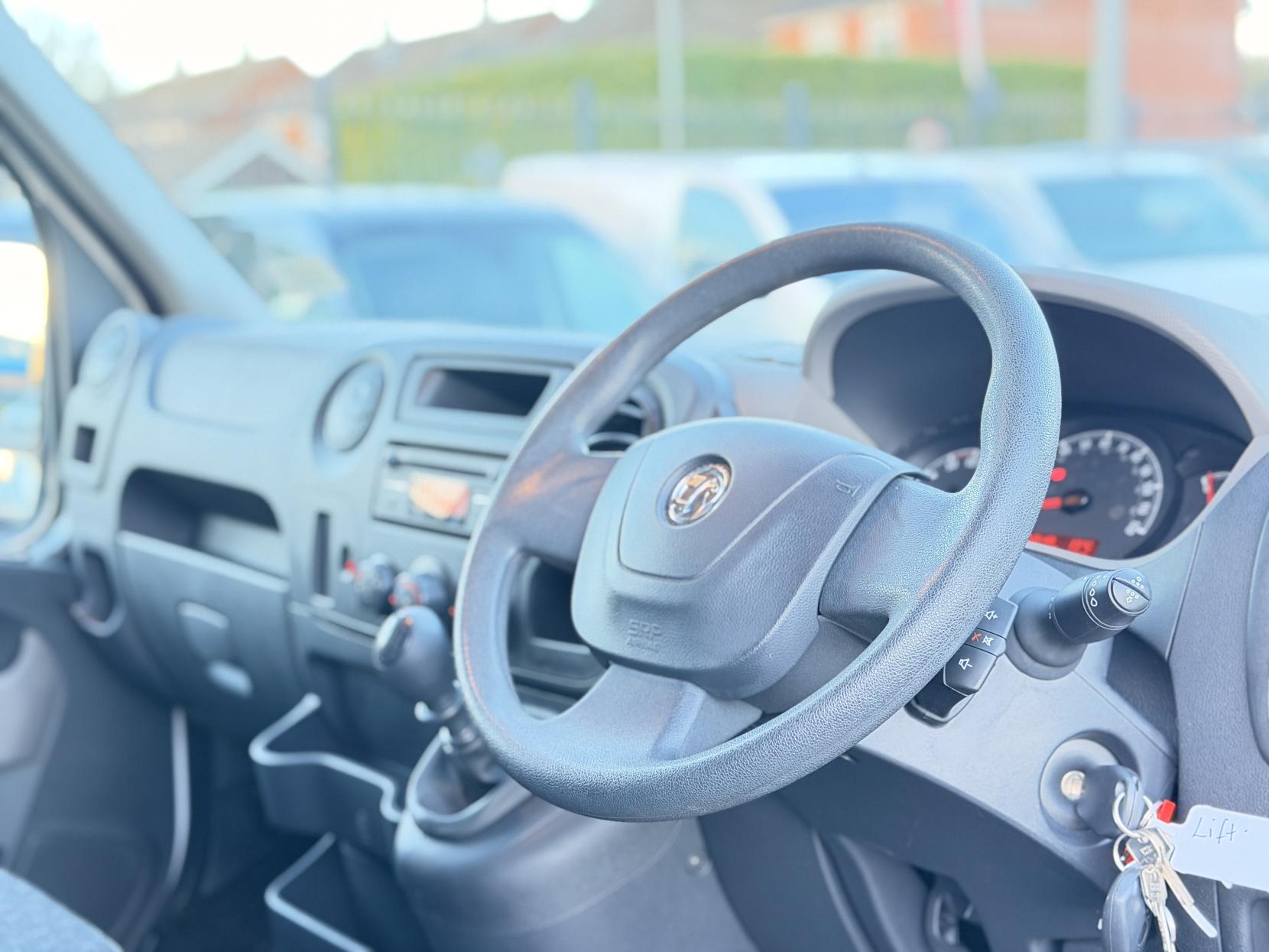 Vauxhall Movano 2.3 CDTi 3500 Chassis Cab 2dr Diesel Manual FWD L3 H1 Euro 5 (125 ps)