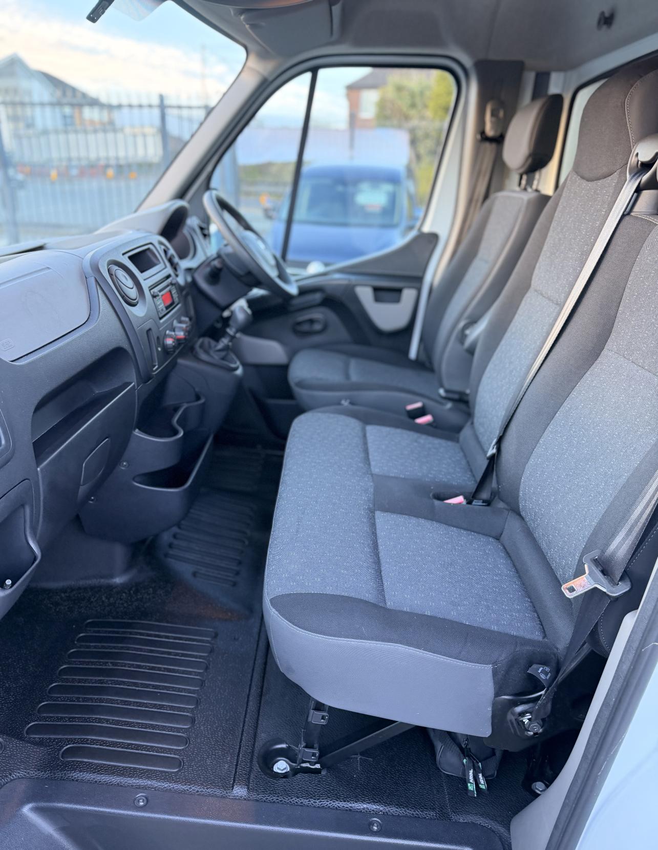 Vauxhall Movano 2.3 CDTi 3500 Chassis Cab 2dr Diesel Manual FWD L3 H1 Euro 5 (125 ps)