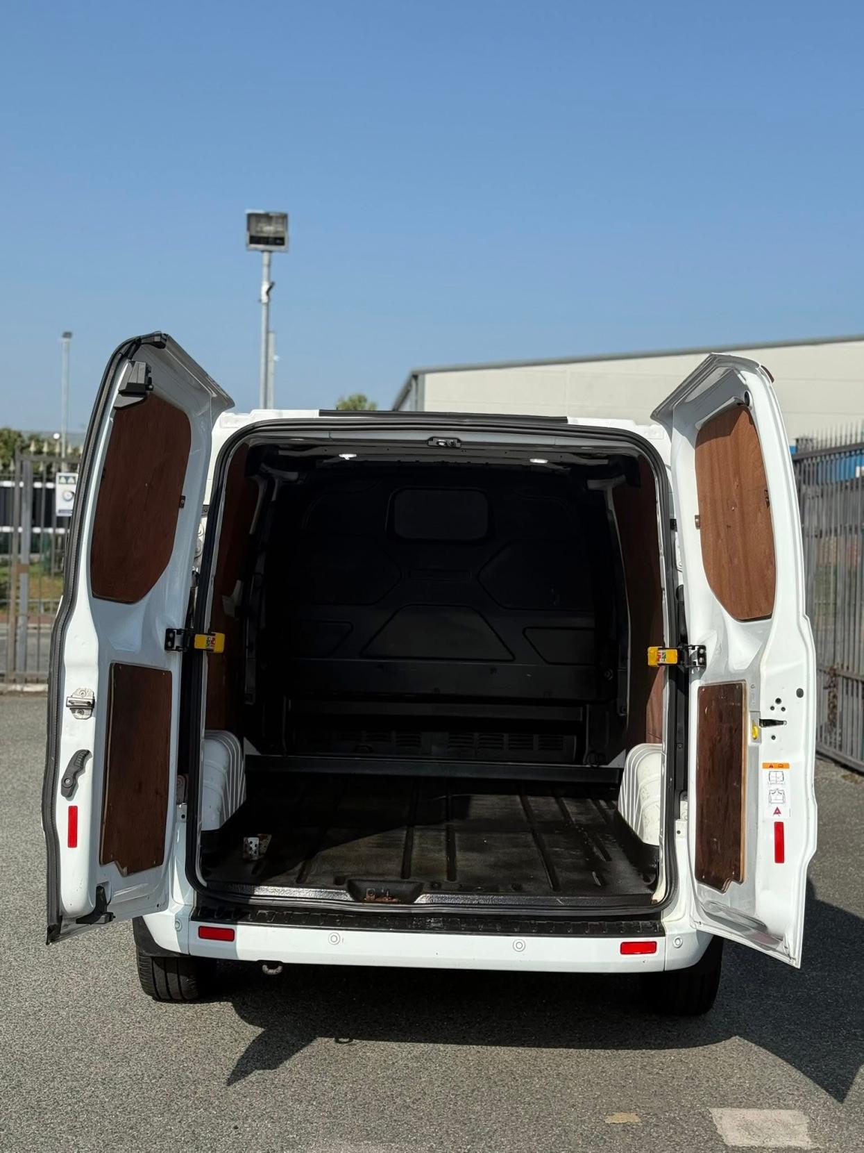 Ford Transit Custom 2.0 280 EcoBlue Limited Panel Van 5dr Diesel Manual L1 H1 Euro 6 (s/s) (130 ps)