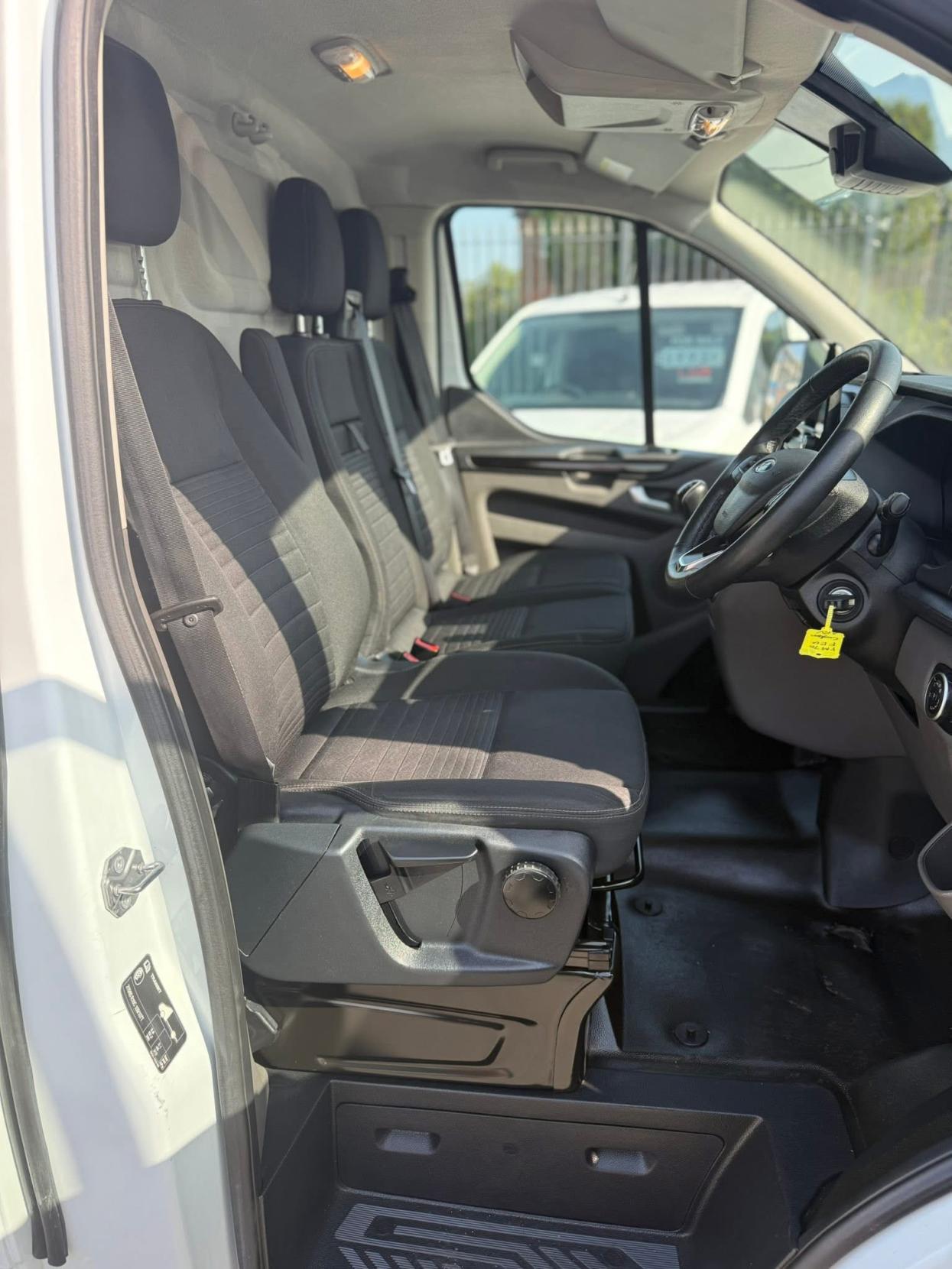 Ford Transit Custom 2.0 280 EcoBlue Limited Panel Van 5dr Diesel Manual L1 H1 Euro 6 (s/s) (130 ps)