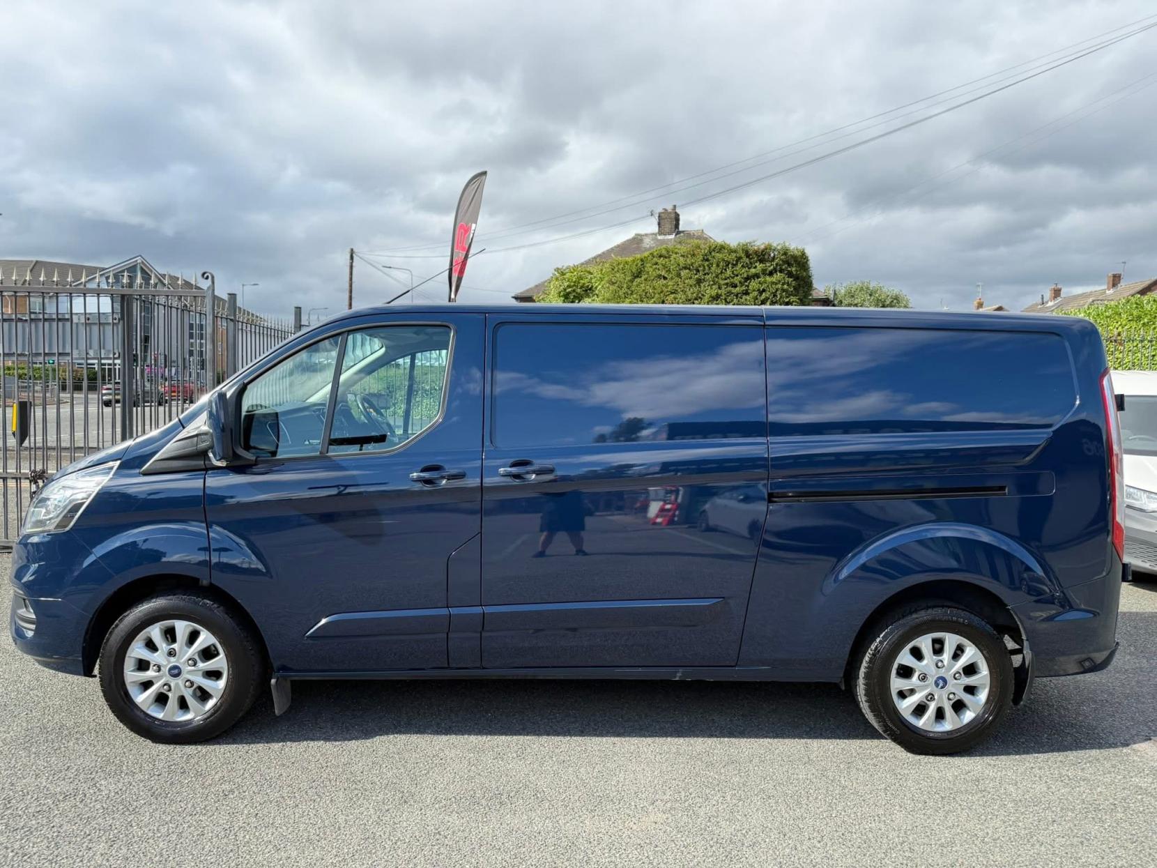 Ford Transit Custom 2.0 320 EcoBlue Limited Panel Van 5dr Diesel Manual L2 H1 Euro 6 (s/s) (130 ps)