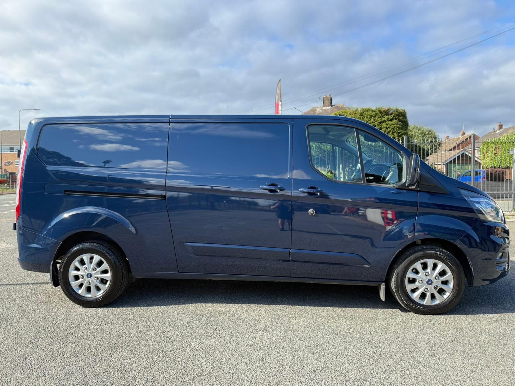 Ford Transit Custom 2.0 320 EcoBlue Limited Panel Van 5dr Diesel Manual L2 H1 Euro 6 (s/s) (130 ps)