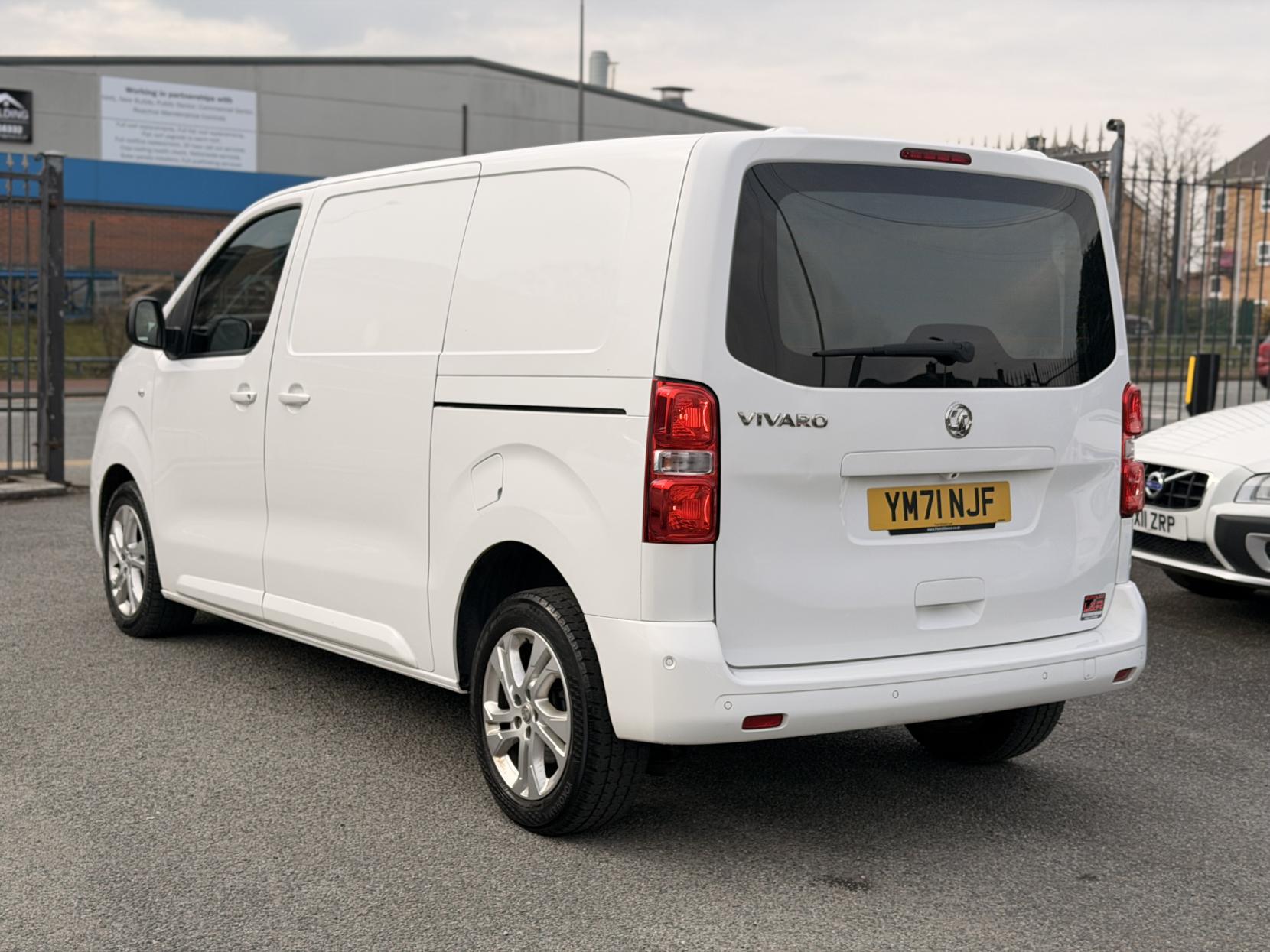 Vauxhall Vivaro 2.0 Turbo D 3100 Elite Panel Van 5dr Diesel Manual L1 H1 Euro 6 (s/s) (145 ps)