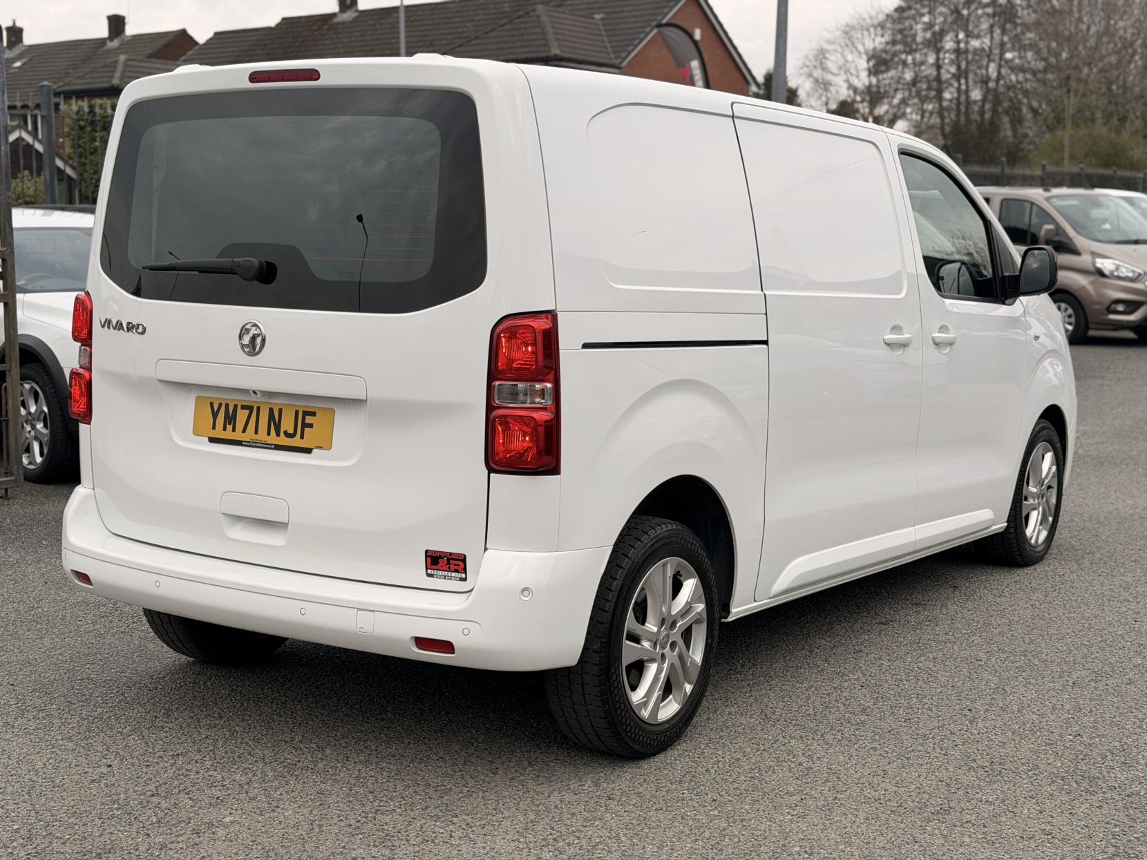 Vauxhall Vivaro 2.0 Turbo D 3100 Elite Panel Van 5dr Diesel Manual L1 H1 Euro 6 (s/s) (145 ps)