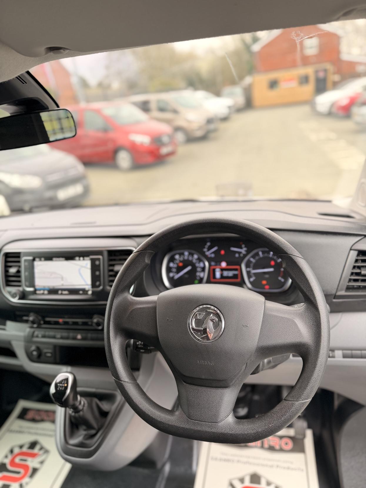 Vauxhall Vivaro 2.0 Turbo D 3100 Elite Panel Van 5dr Diesel Manual L1 H1 Euro 6 (s/s) (145 ps)