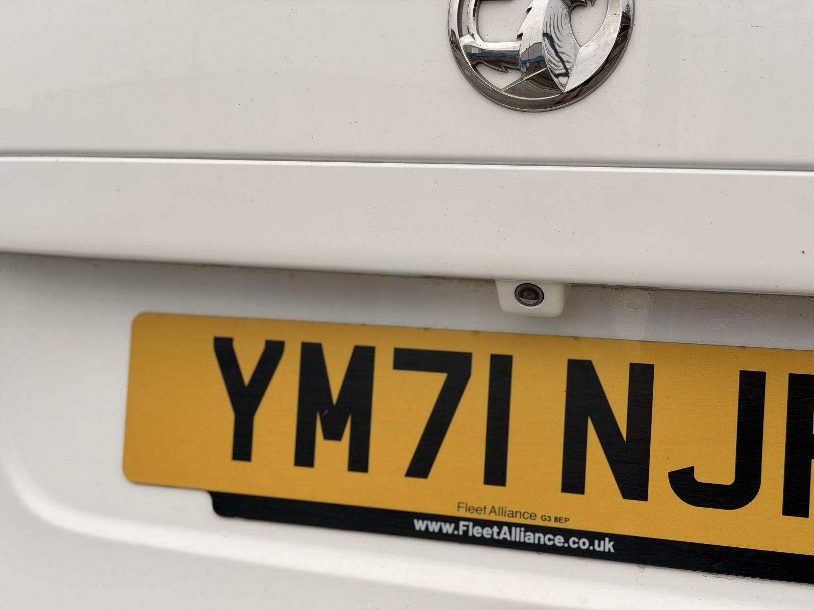 Vauxhall Vivaro 2.0 Turbo D 3100 Elite Panel Van 5dr Diesel Manual L1 H1 Euro 6 (s/s) (145 ps)