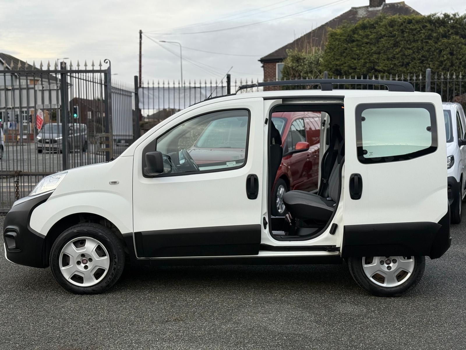 Fiat Fiorino 1.3 MultiJetII Adventure Combi Van 5dr Diesel Manual Euro 6 (SLD) (95 bhp)
