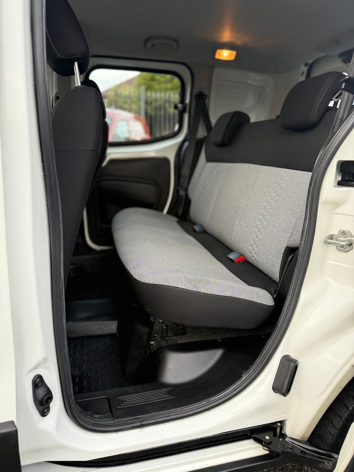 Fiat Fiorino 1.3 MultiJetII Adventure Combi Van 5dr Diesel Manual Euro 6 (SLD) (95 bhp)