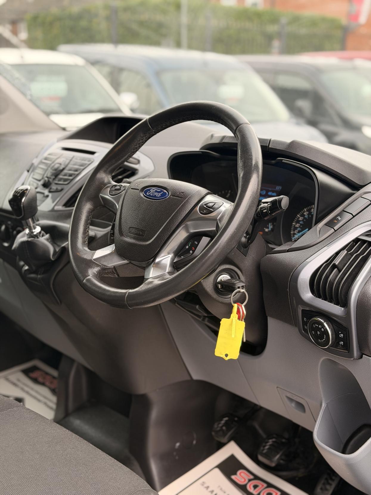 Ford Transit Custom 2.2 TDCi 270 Limited Panel Van 5dr Diesel Manual L1 H1 (186 g/km, 123 bhp)