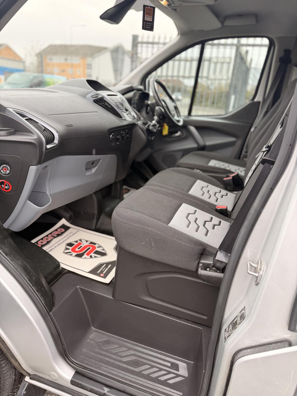 Ford Transit Custom 2.2 TDCi 270 Limited Panel Van 5dr Diesel Manual L1 H1 (186 g/km, 123 bhp)