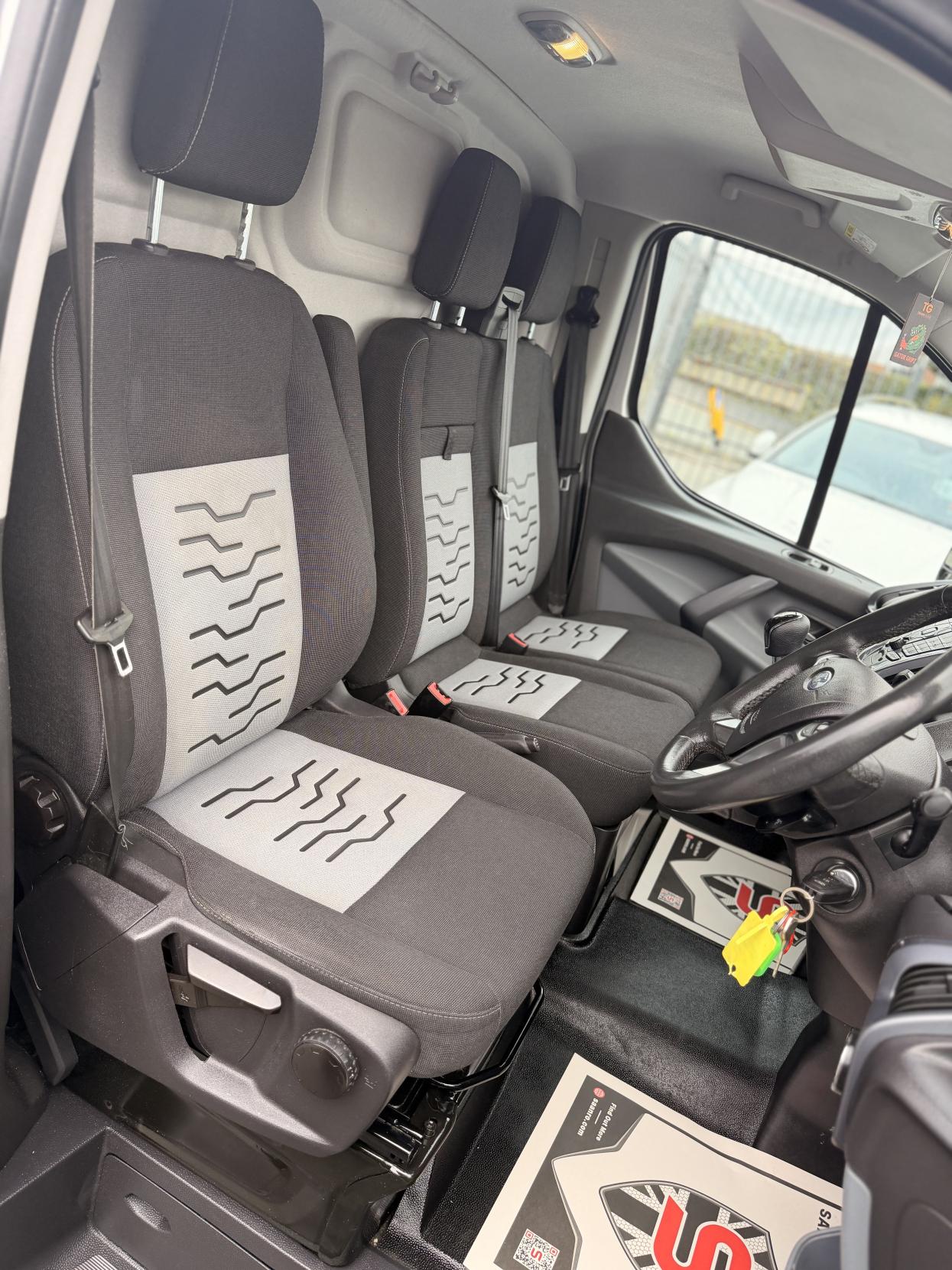 Ford Transit Custom 2.2 TDCi 270 Limited Panel Van 5dr Diesel Manual L1 H1 (186 g/km, 123 bhp)