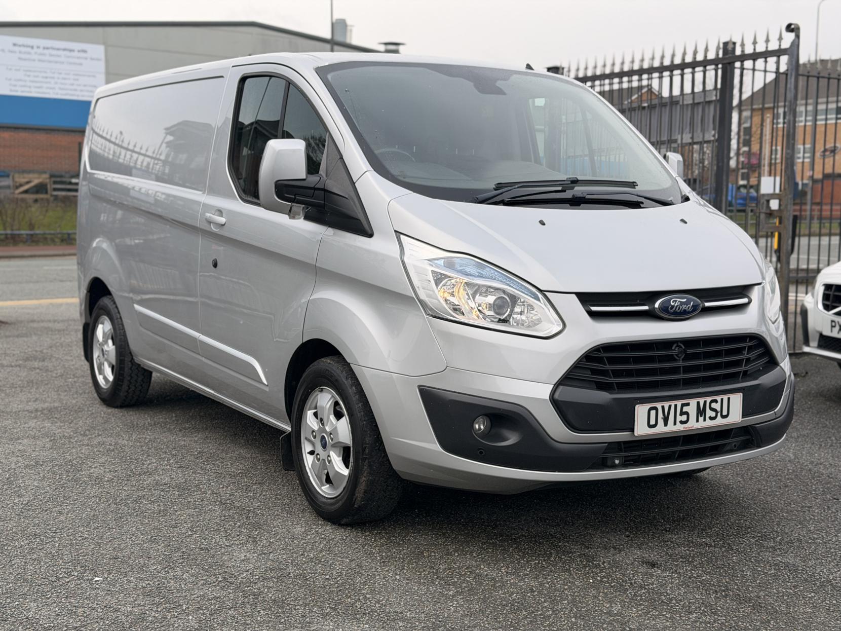 Ford Transit Custom 2.2 TDCi 270 Limited Panel Van 5dr Diesel Manual L1 H1 (186 g/km, 123 bhp)