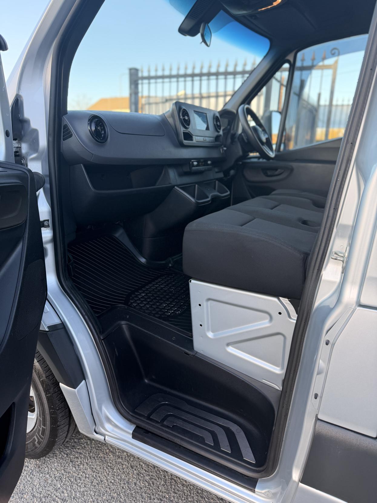 Mercedes-Benz Sprinter 2.1 314 CDI Chassis Cab 2dr Diesel Manual RWD L3 Euro 6 (s/s) (143 ps)