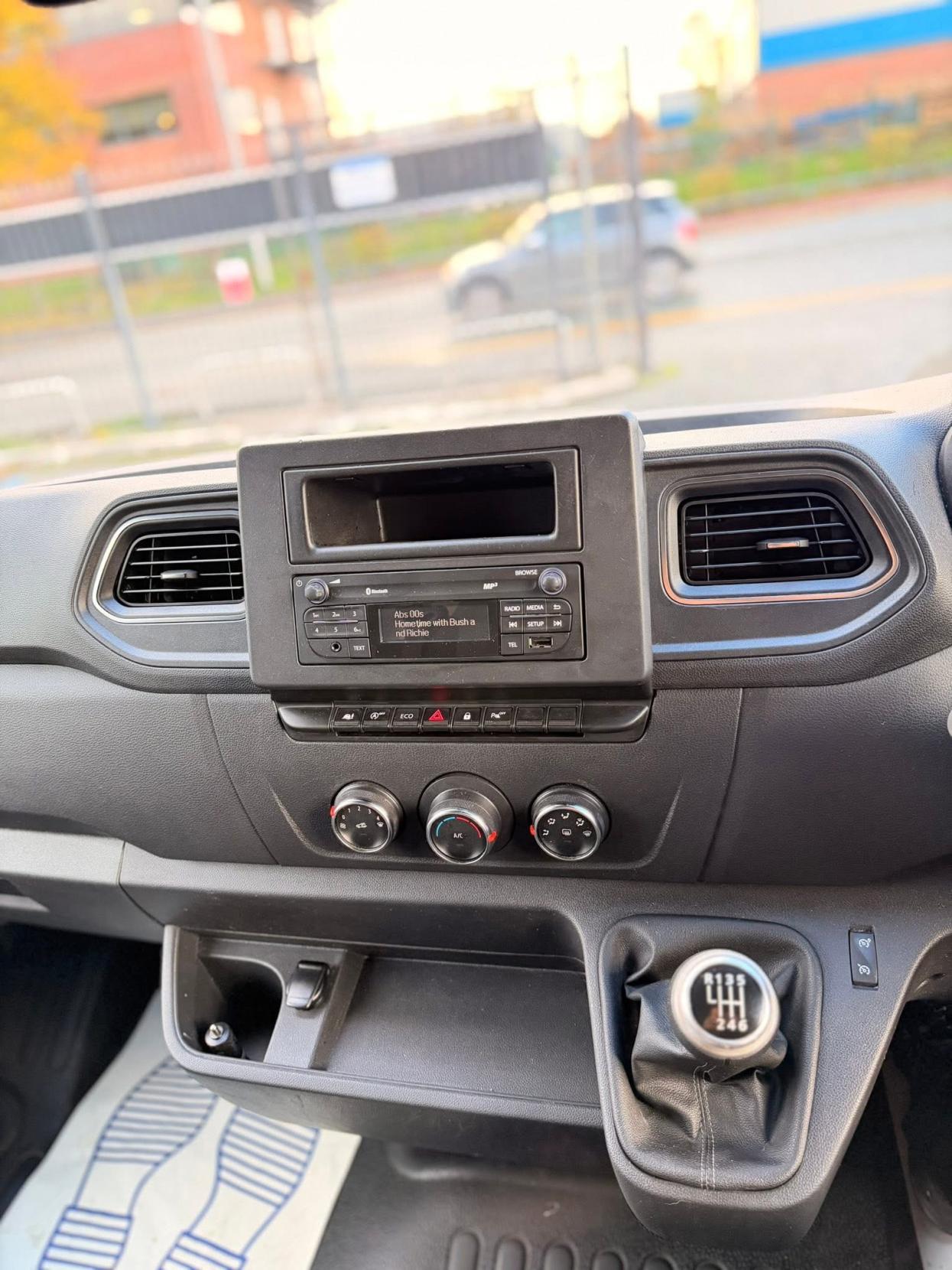 Renault Master 2.3 dCi ENERGY 35 Business+ Panel Van 5dr Diesel Manual FWD MWB Medium Roof Euro 6 (s/s) (150 bhp)