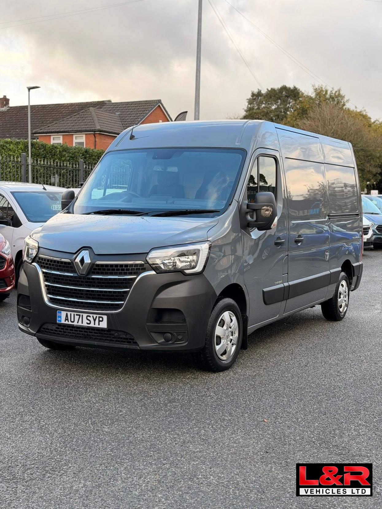 Renault Master 2.3 dCi ENERGY 35 Business+ Panel Van 5dr Diesel Manual FWD MWB Medium Roof Euro 6 (s/s) (150 bhp)