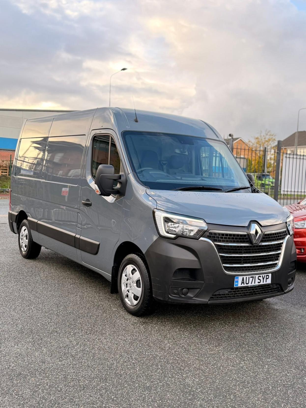 Renault Master 2.3 dCi ENERGY 35 Business+ Panel Van 5dr Diesel Manual FWD MWB Medium Roof Euro 6 (s/s) (150 bhp)