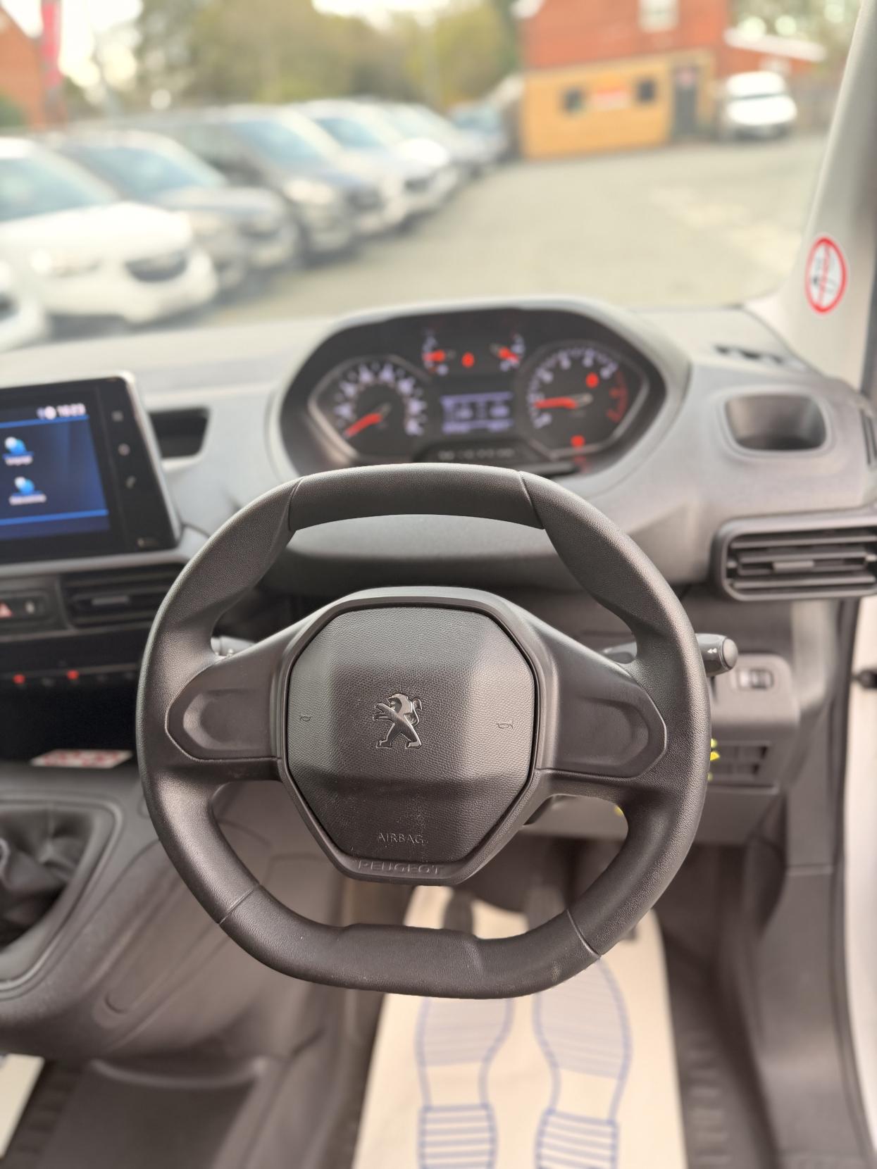 Peugeot Partner 1.5 BlueHDi 950 Professional Premium + Long Panel Van 6dr Diesel Manual LWB Euro 6 (s/s) (100 bhp)