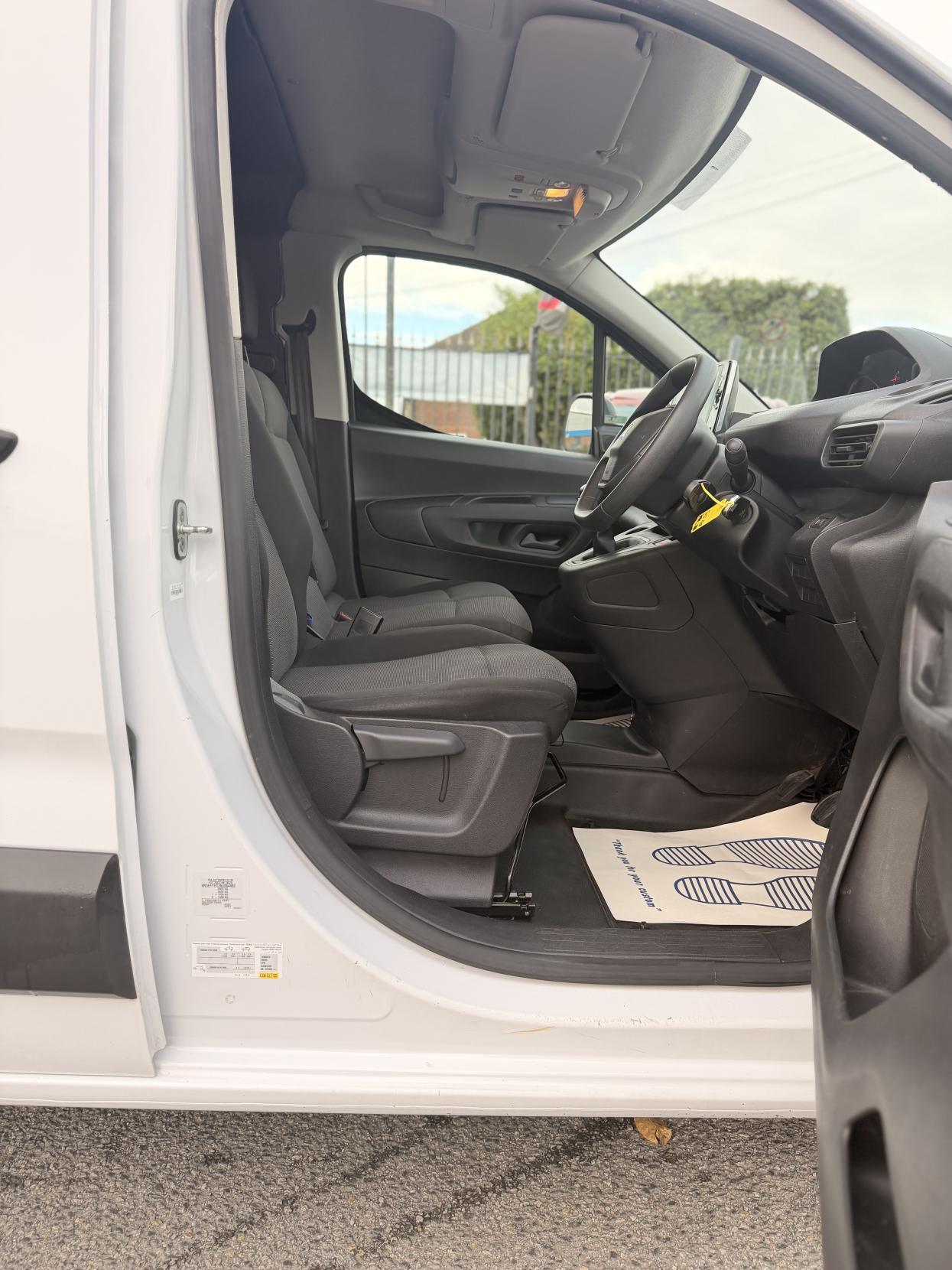 Peugeot Partner 1.5 BlueHDi 950 Professional Premium + Long Panel Van 6dr Diesel Manual LWB Euro 6 (s/s) (100 bhp)