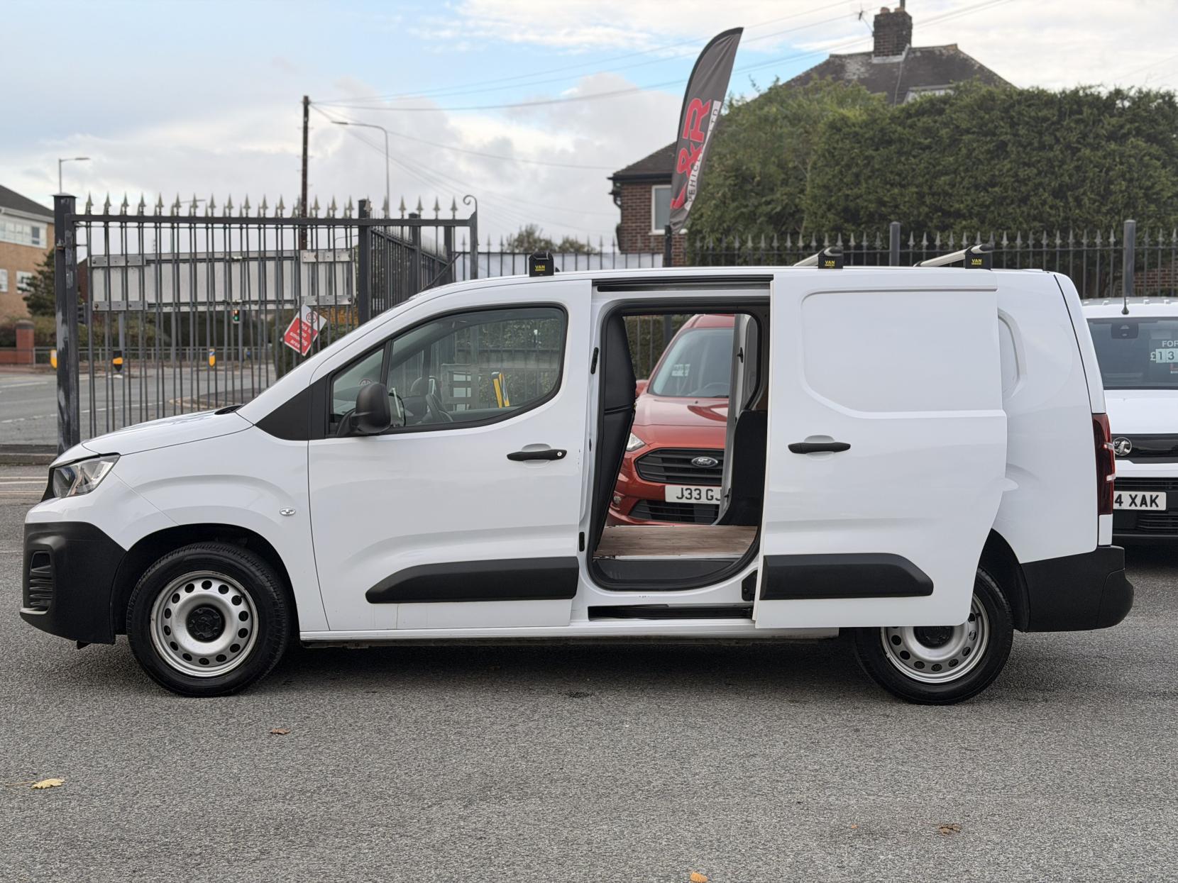Peugeot Partner 1.5 BlueHDi 950 Professional Premium + Long Panel Van 6dr Diesel Manual LWB Euro 6 (s/s) (100 bhp)