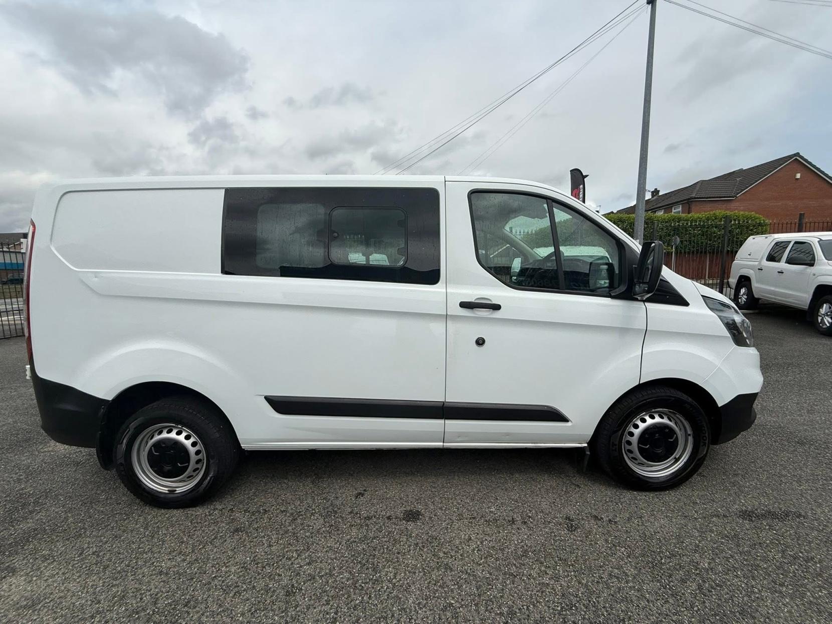 Ford Transit Custom 2.0 320 EcoBlue Leader Crew Van Double Cab 5dr Diesel Manual L1 H1 Euro 6 (s/s) (105 ps)