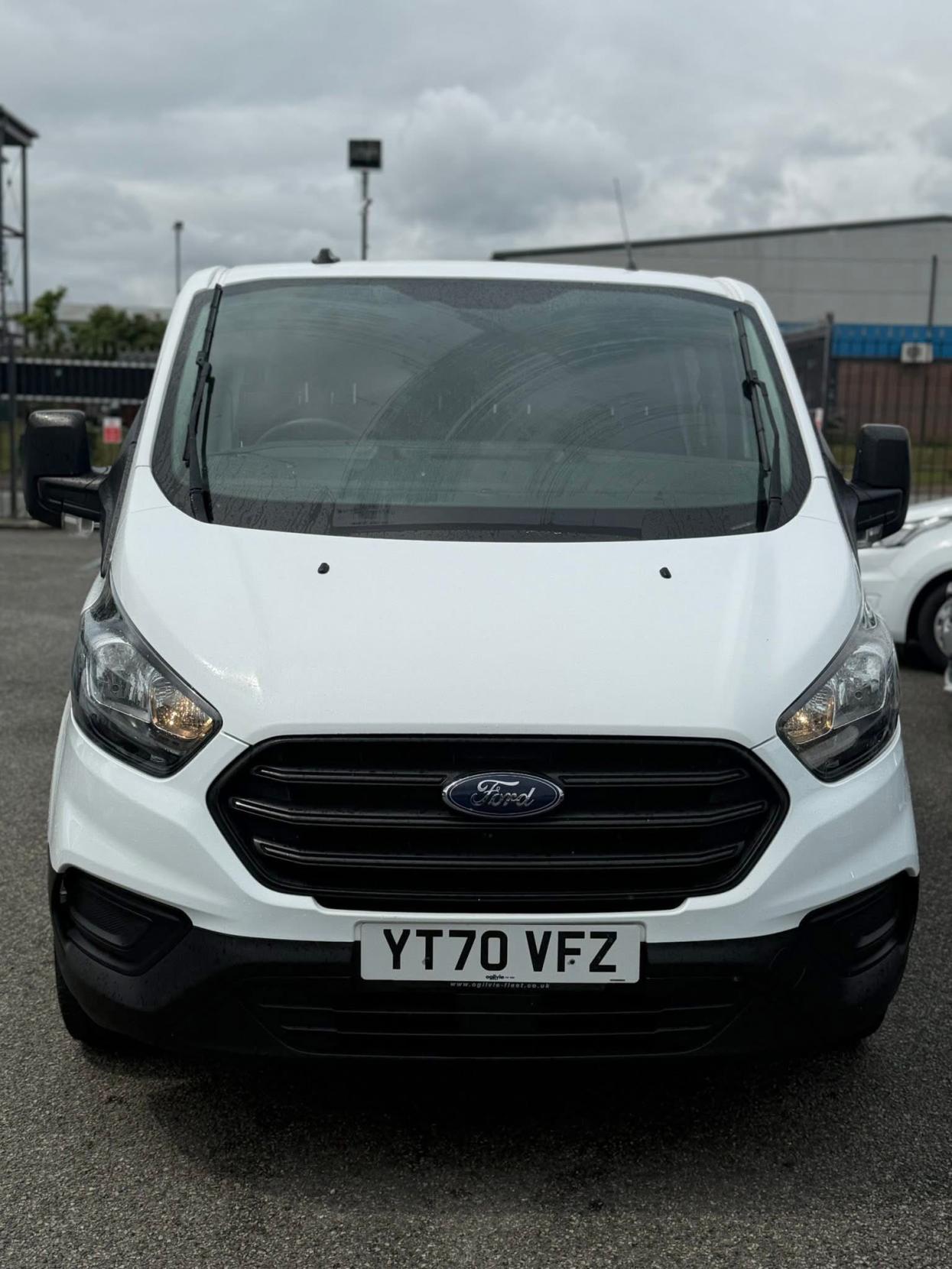 Ford Transit Custom 2.0 320 EcoBlue Leader Crew Van Double Cab 5dr Diesel Manual L1 H1 Euro 6 (s/s) (105 ps)