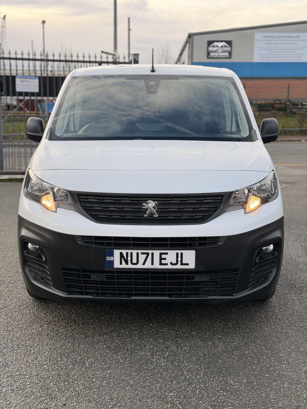 Peugeot Partner 1.5 BlueHDi 850 Professional Premium Long Crew Van Double Cab 6dr Diesel Manual LWB Euro 6 (100 bhp)