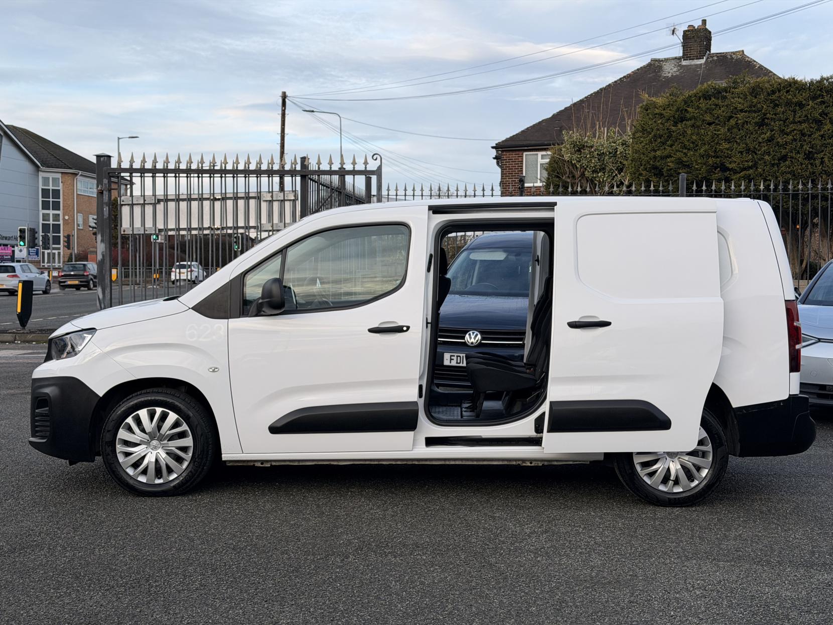Peugeot Partner 1.5 BlueHDi 850 Professional Premium Long Crew Van Double Cab 6dr Diesel Manual LWB Euro 6 (100 bhp)