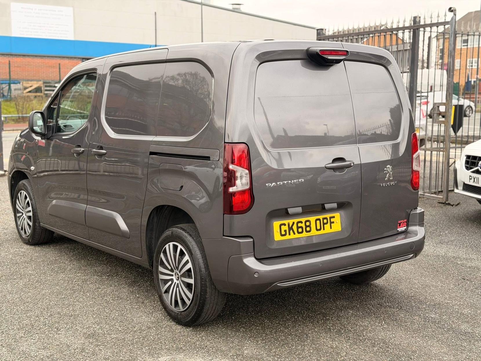 Peugeot Partner 1.5 BlueHDi 1000 Professional Standard Panel Van 5dr Diesel Manual SWB Euro 6 (s/s) (130 bhp)