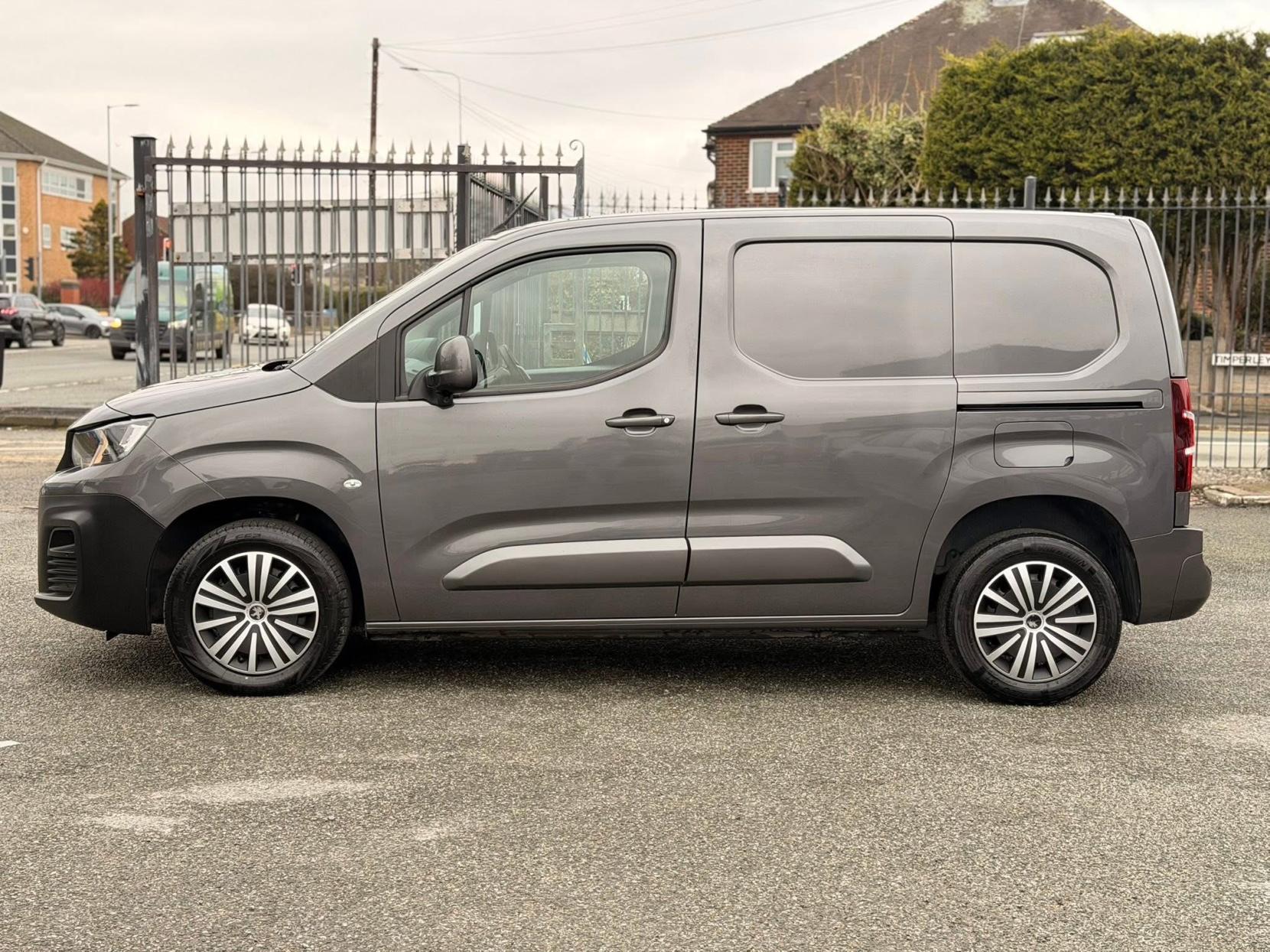 Peugeot Partner 1.5 BlueHDi 1000 Professional Standard Panel Van 5dr Diesel Manual SWB Euro 6 (s/s) (130 bhp)