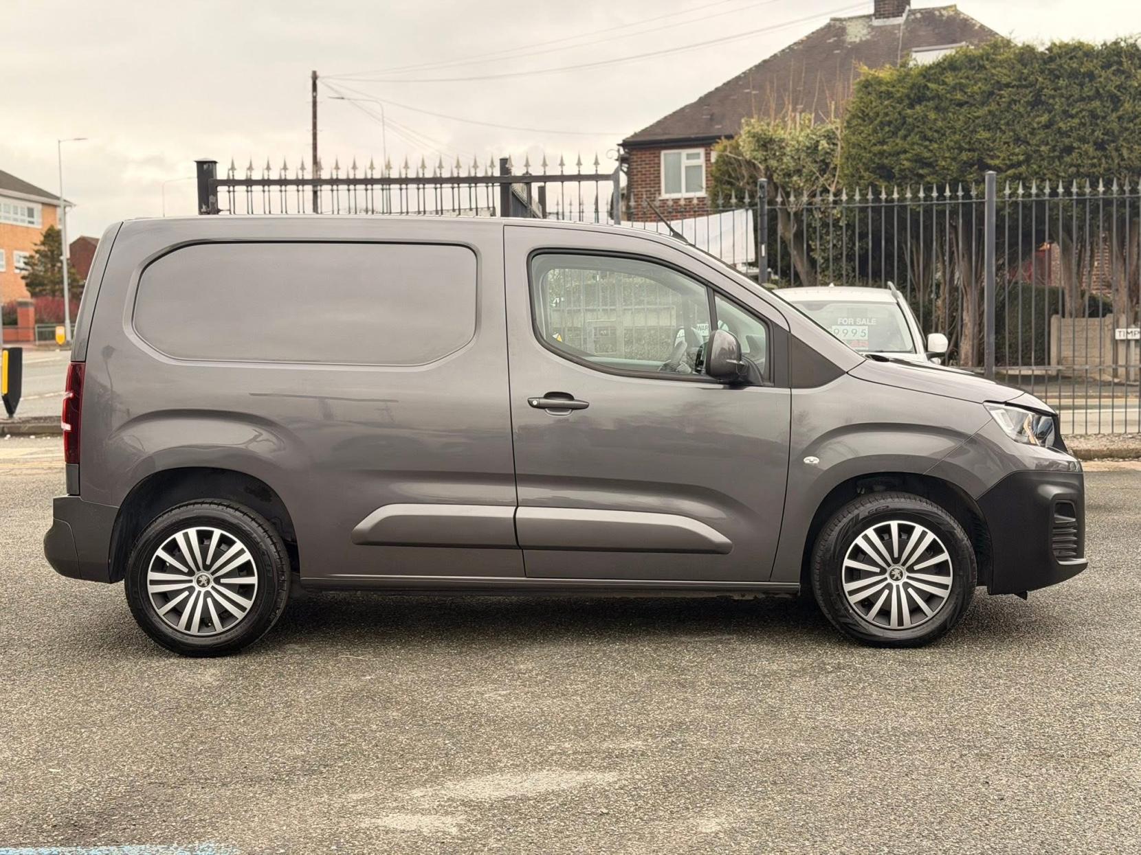 Peugeot Partner 1.5 BlueHDi 1000 Professional Standard Panel Van 5dr Diesel Manual SWB Euro 6 (s/s) (130 bhp)