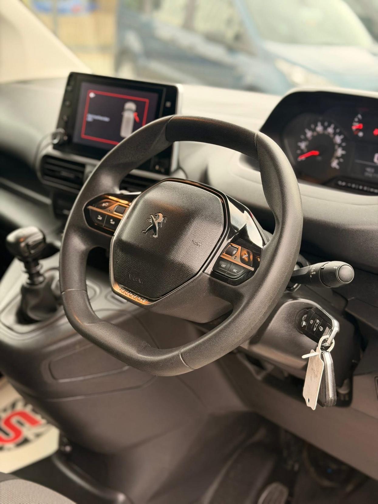 Peugeot Partner 1.5 BlueHDi 1000 Professional Standard Panel Van 5dr Diesel Manual SWB Euro 6 (s/s) (130 bhp)