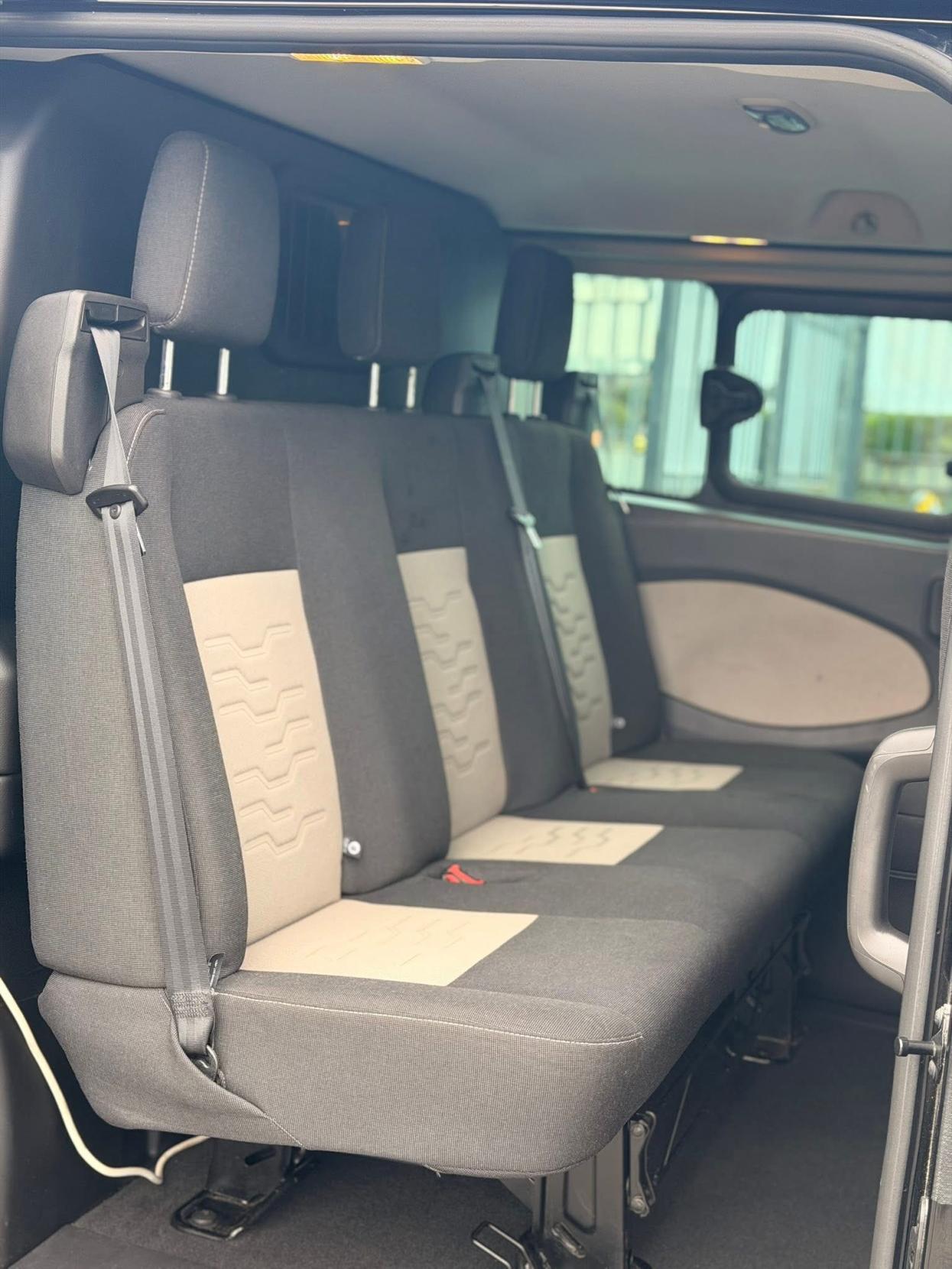 Ford Transit Custom 2.2 TDCi 290 Limited Panel Van 5dr Diesel Manual L2 H1 (191 g/km, 123 bhp)