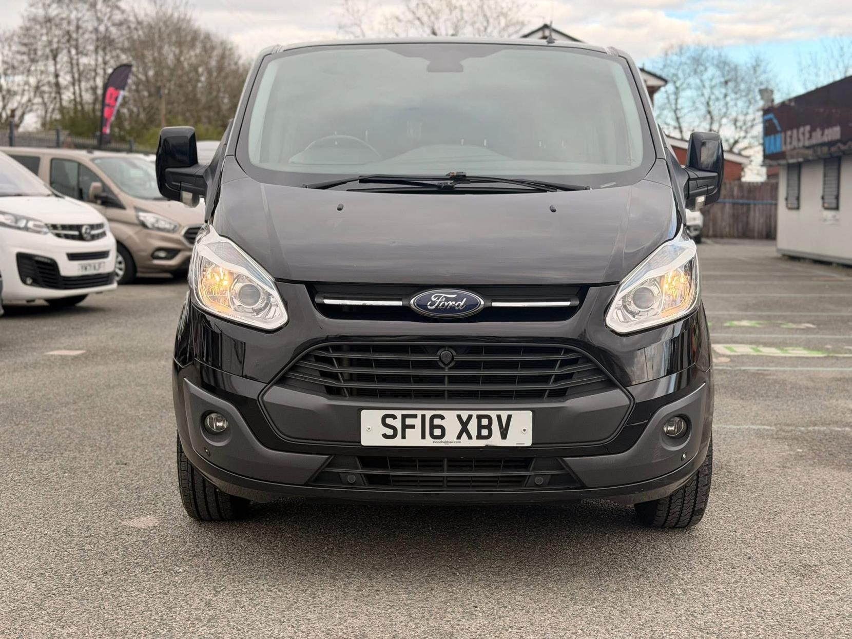 Ford Transit Custom 2.2 TDCi 290 Limited Panel Van 5dr Diesel Manual L2 H1 (191 g/km, 123 bhp)