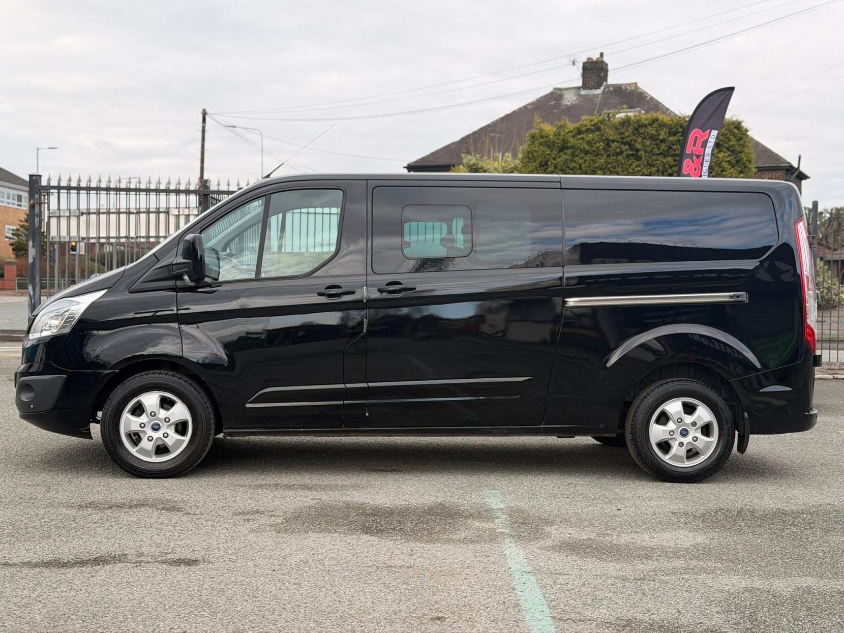 Ford Transit Custom 2.2 TDCi 290 Limited Panel Van 5dr Diesel Manual L2 H1 (191 g/km, 123 bhp)