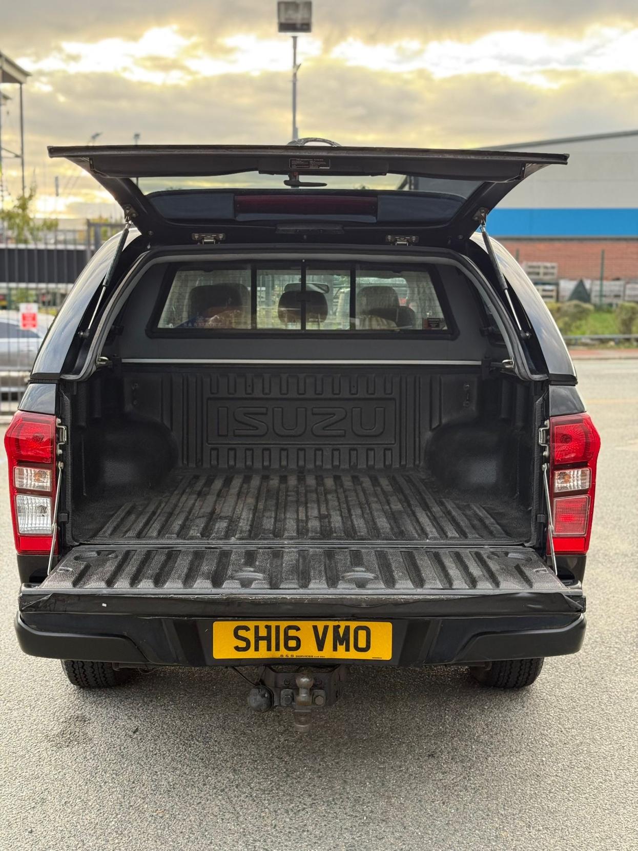 Isuzu D-Max 2.5 TD Eiger Pickup 4dr Diesel Manual 4x4 (192 g/km, 161 bhp)
