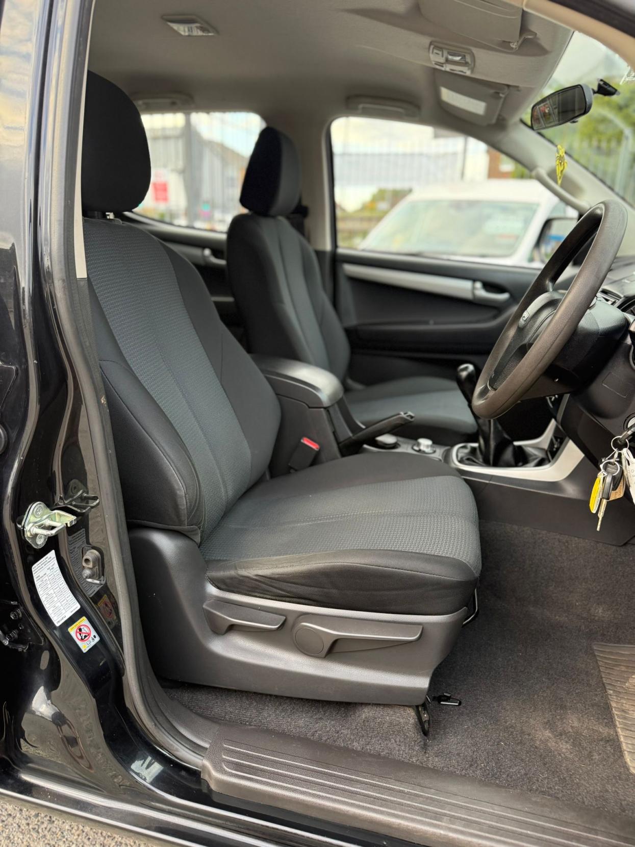 Isuzu D-Max 2.5 TD Eiger Pickup 4dr Diesel Manual 4x4 (192 g/km, 161 bhp)