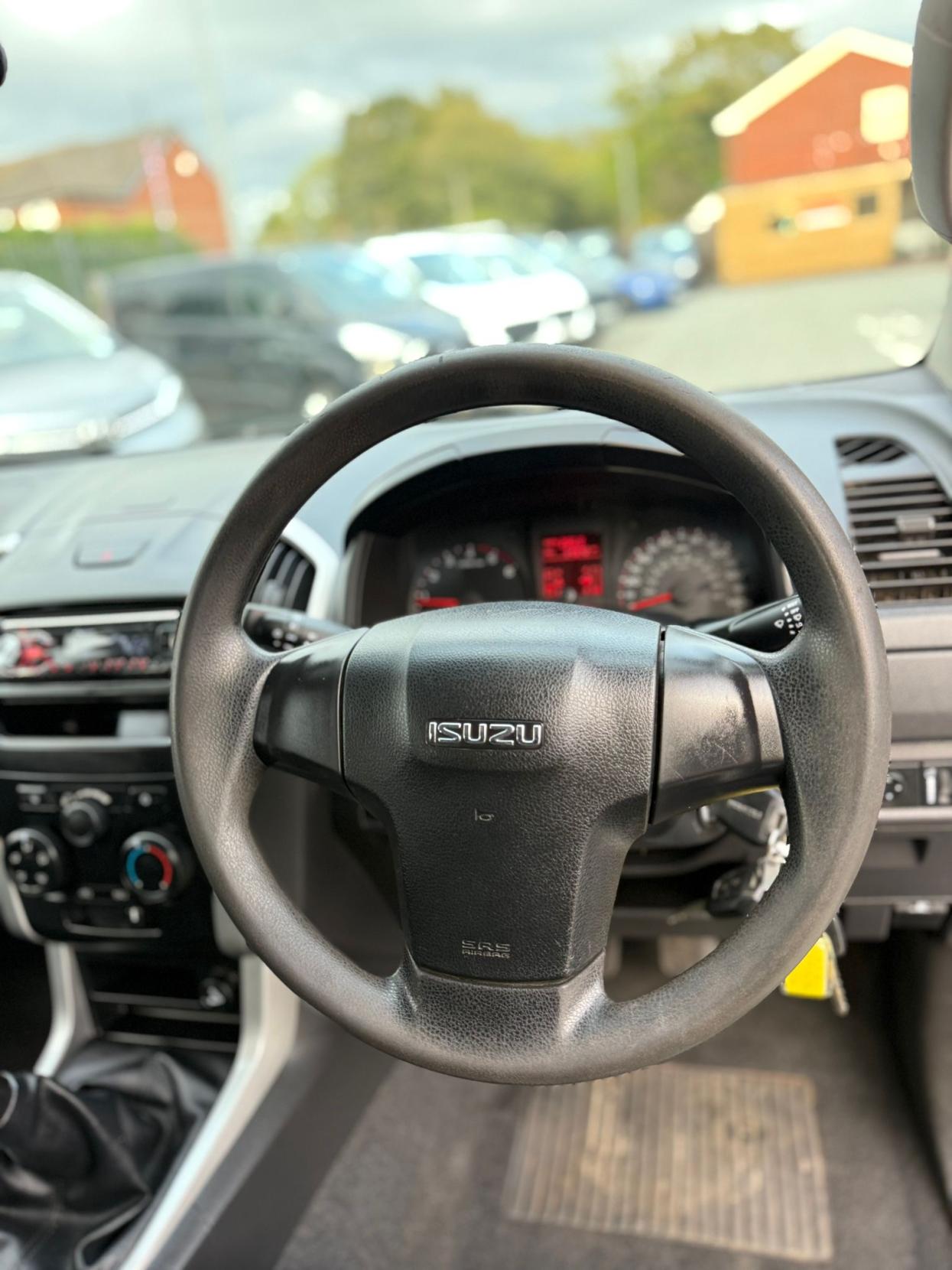 Isuzu D-Max 2.5 TD Eiger Pickup 4dr Diesel Manual 4x4 (192 g/km, 161 bhp)
