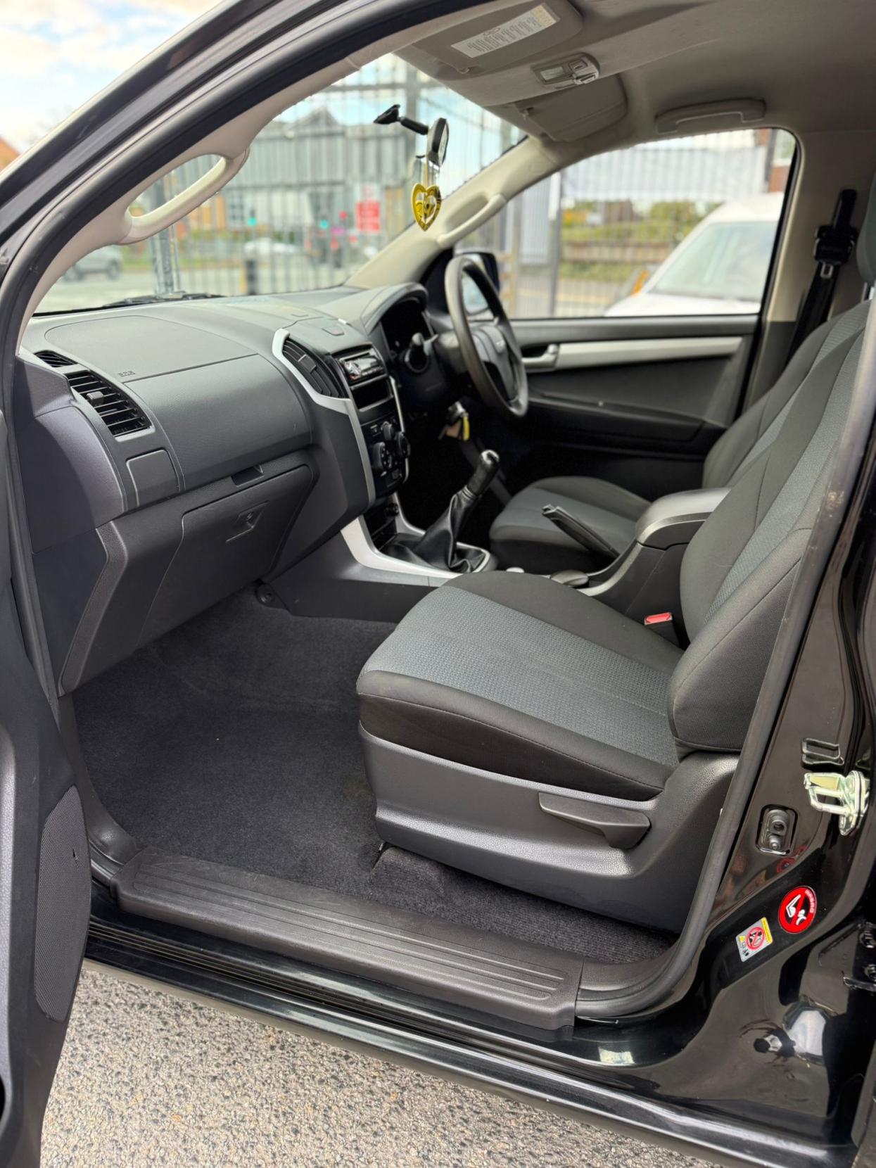 Isuzu D-Max 2.5 TD Eiger Pickup 4dr Diesel Manual 4x4 (192 g/km, 161 bhp)